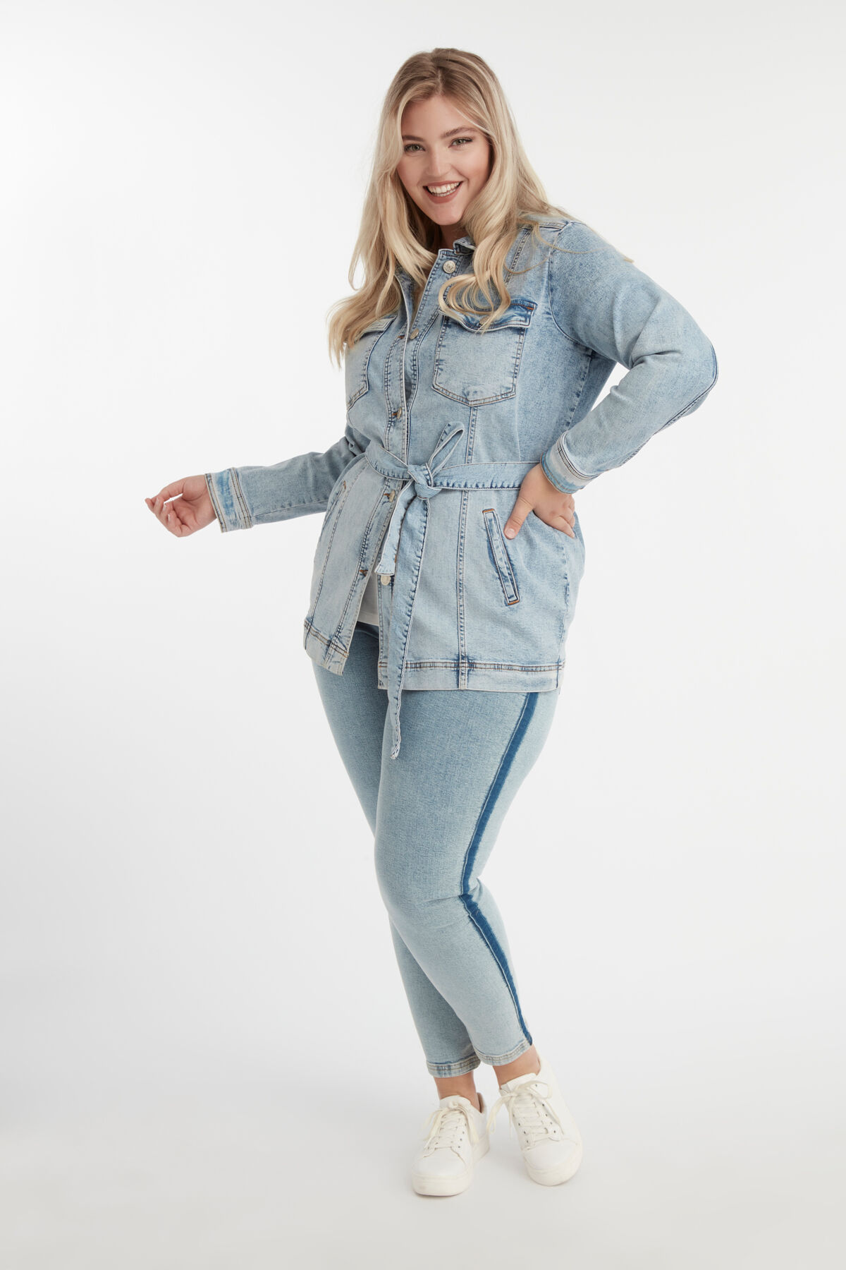 Lange spijkerjas met ceintuur image number 3