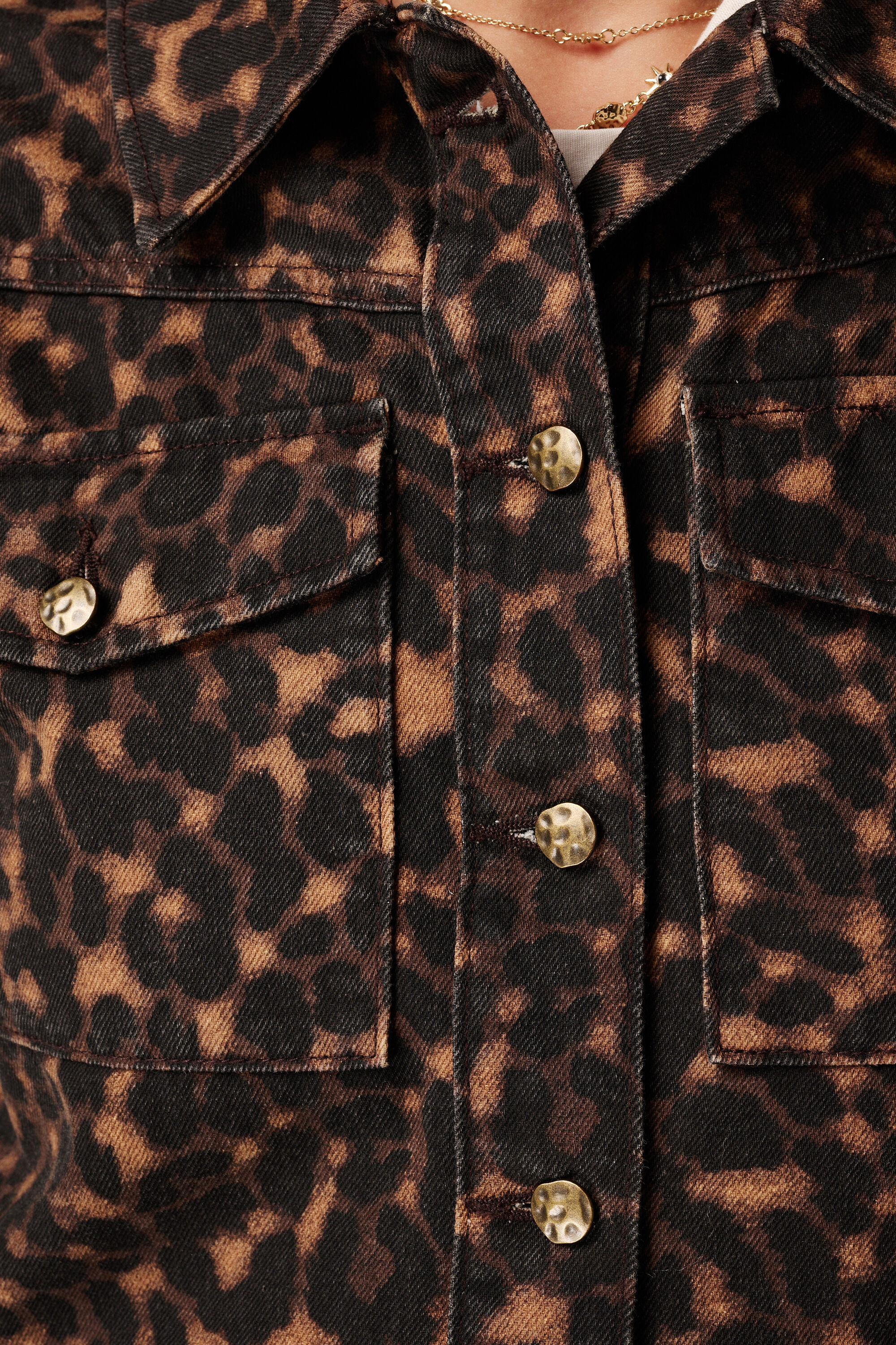 Spijkerjasje met animal print image number 6