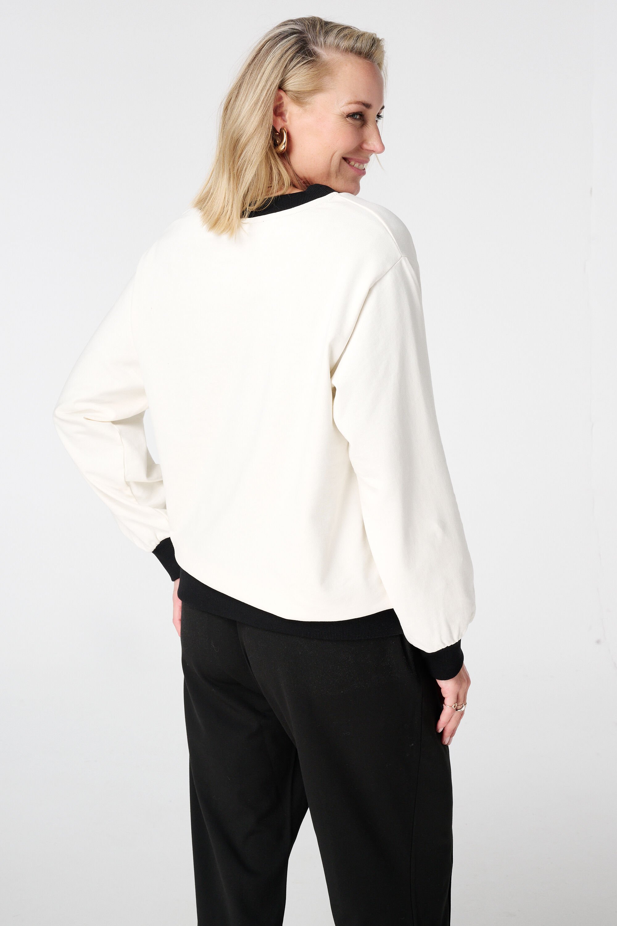 Sweater met V-hals en contrast boorden image number 3