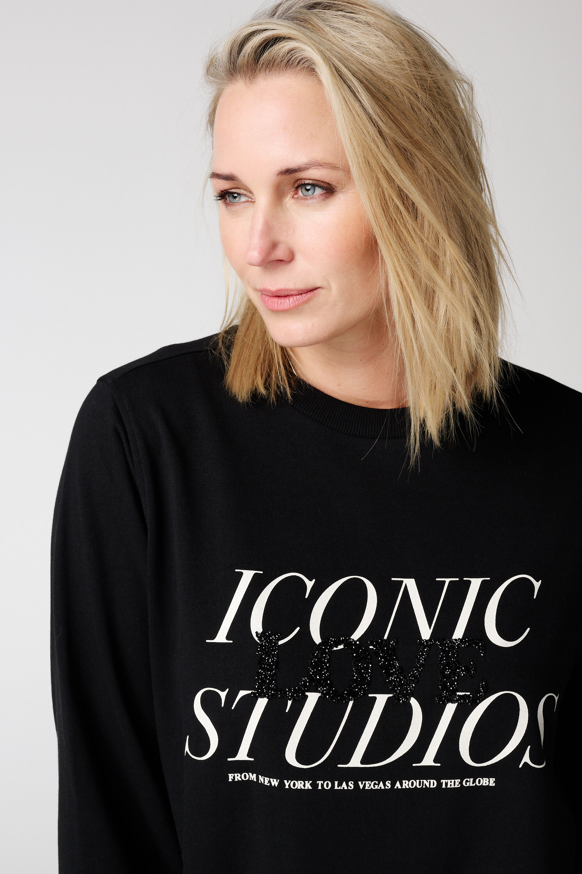 Sweater dress met glitter tekst image number 4