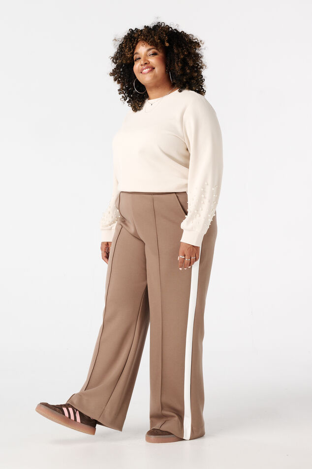 Sweater met parel detail image number 5