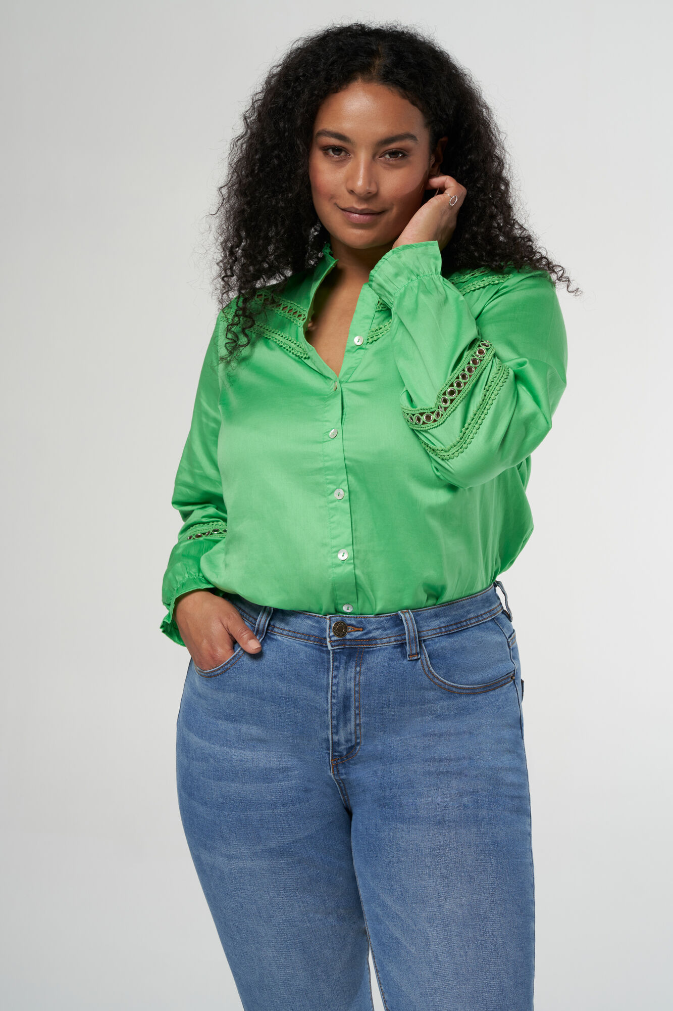 Blouse met details en opstaande kraag image number 6