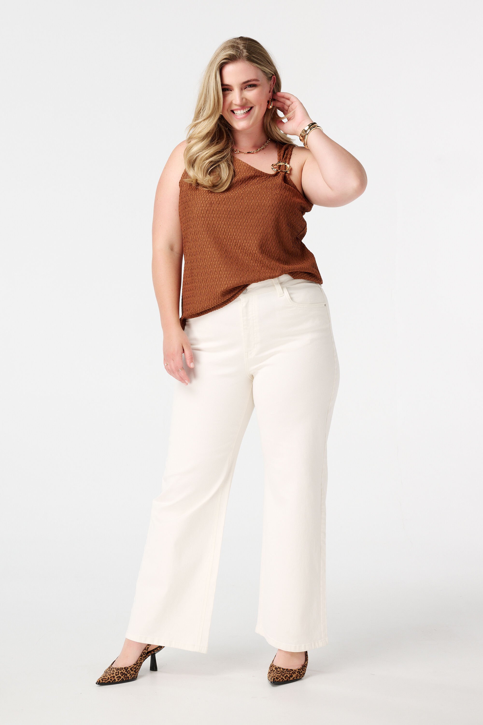 Asymmetrische top met sierdetail image number 5