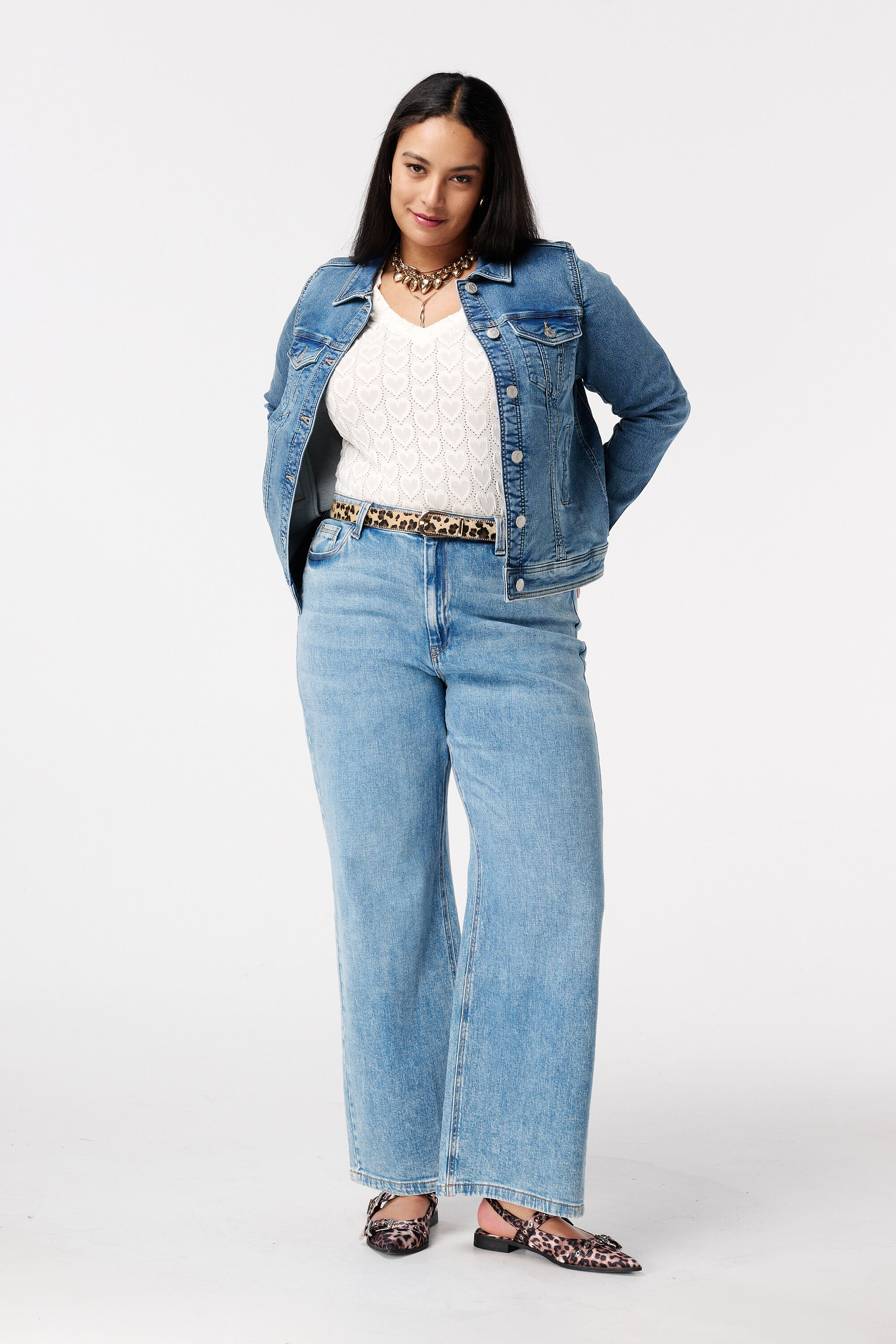 Spijkerjas met knoopsluiting image number 5