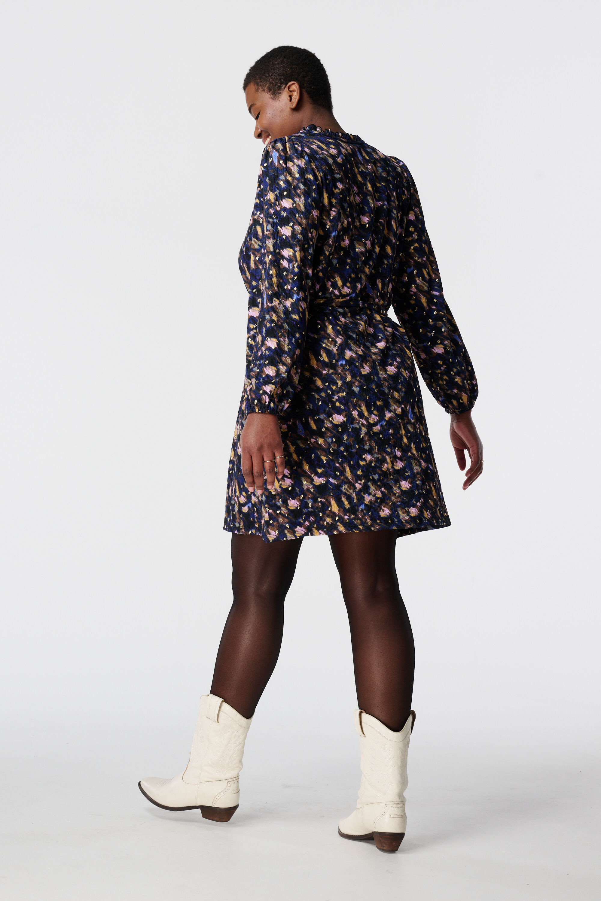 Jurk met gouden details image number 3