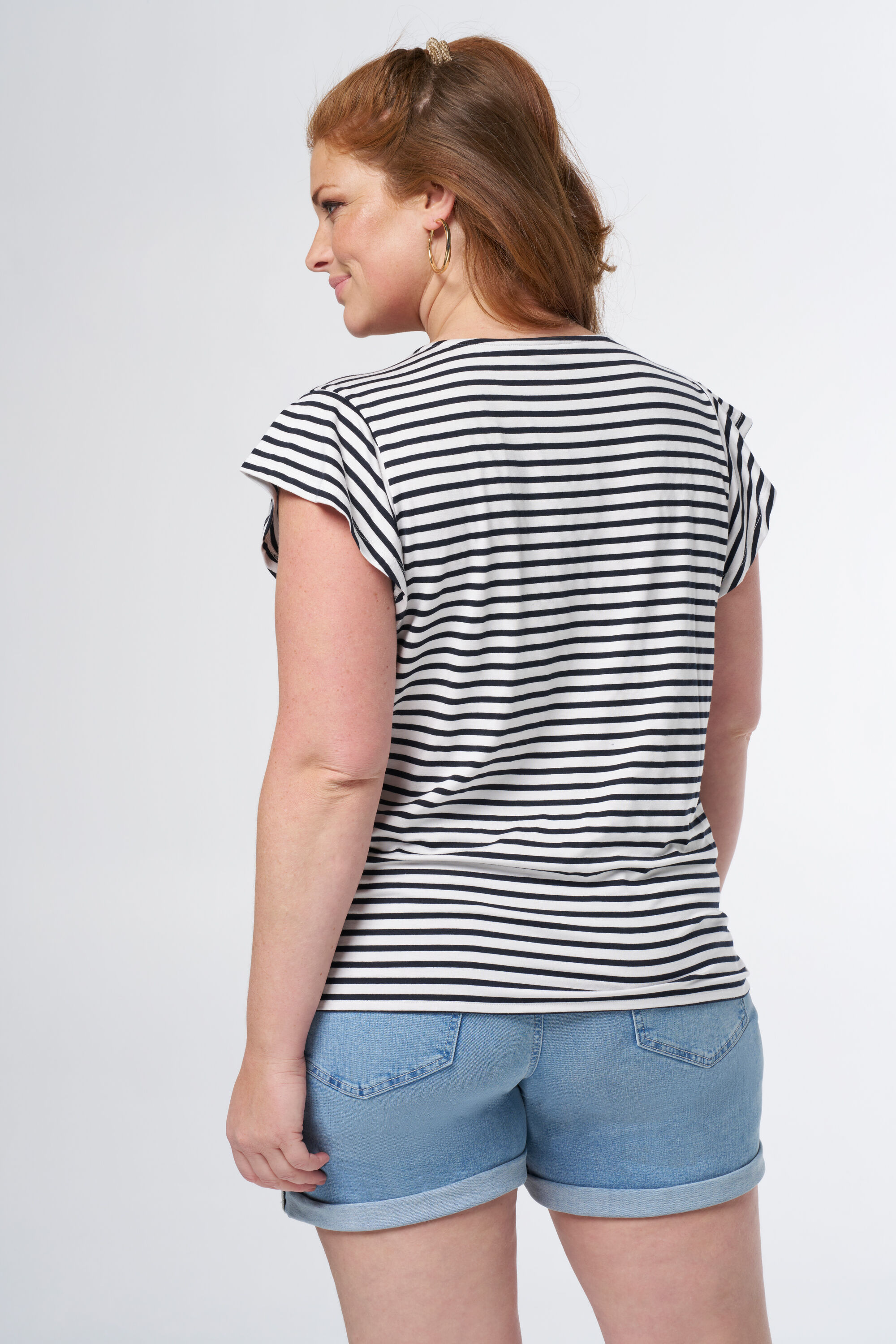 Gestreepte top met knoop image number 3