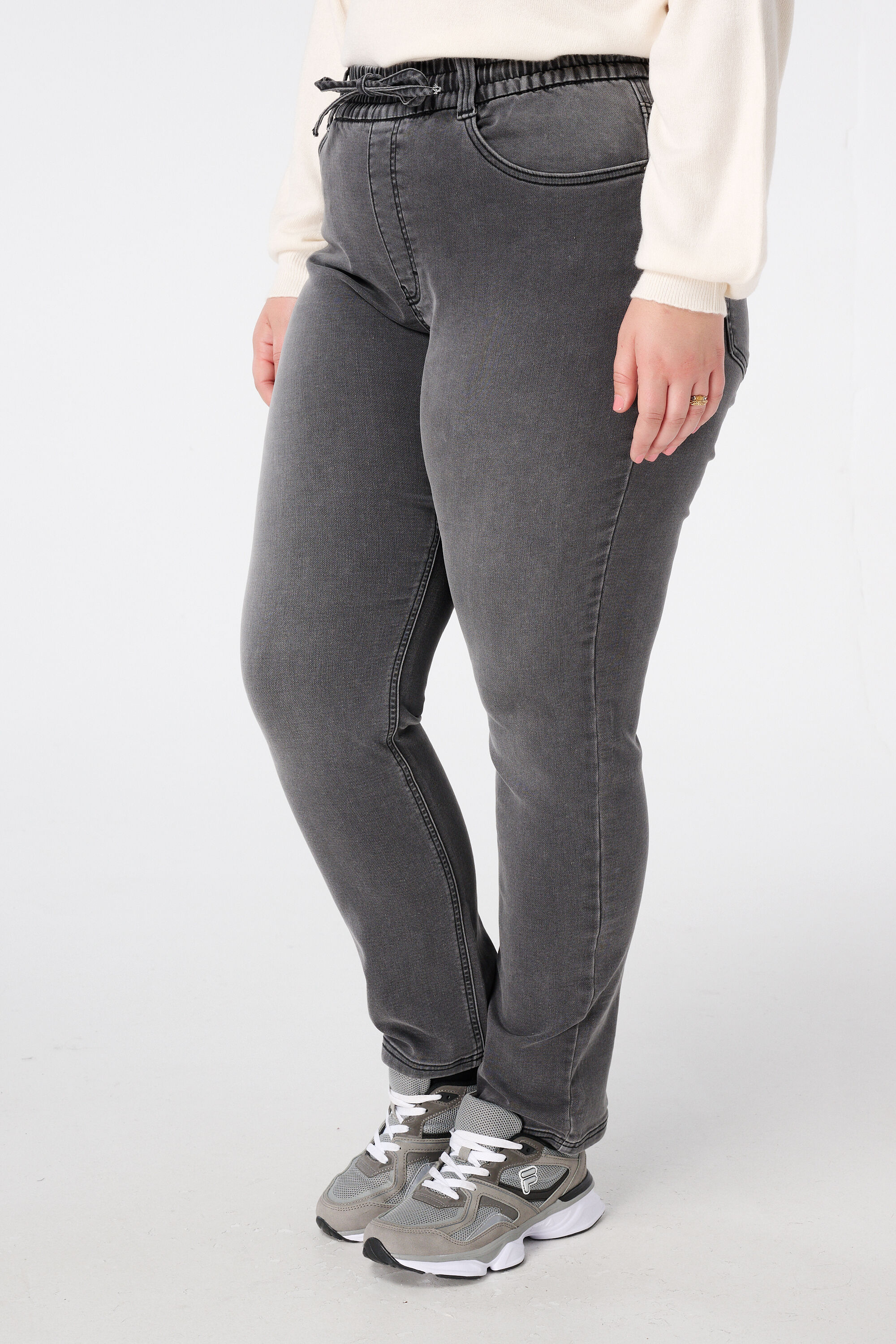 Slim fit jeans image number 5