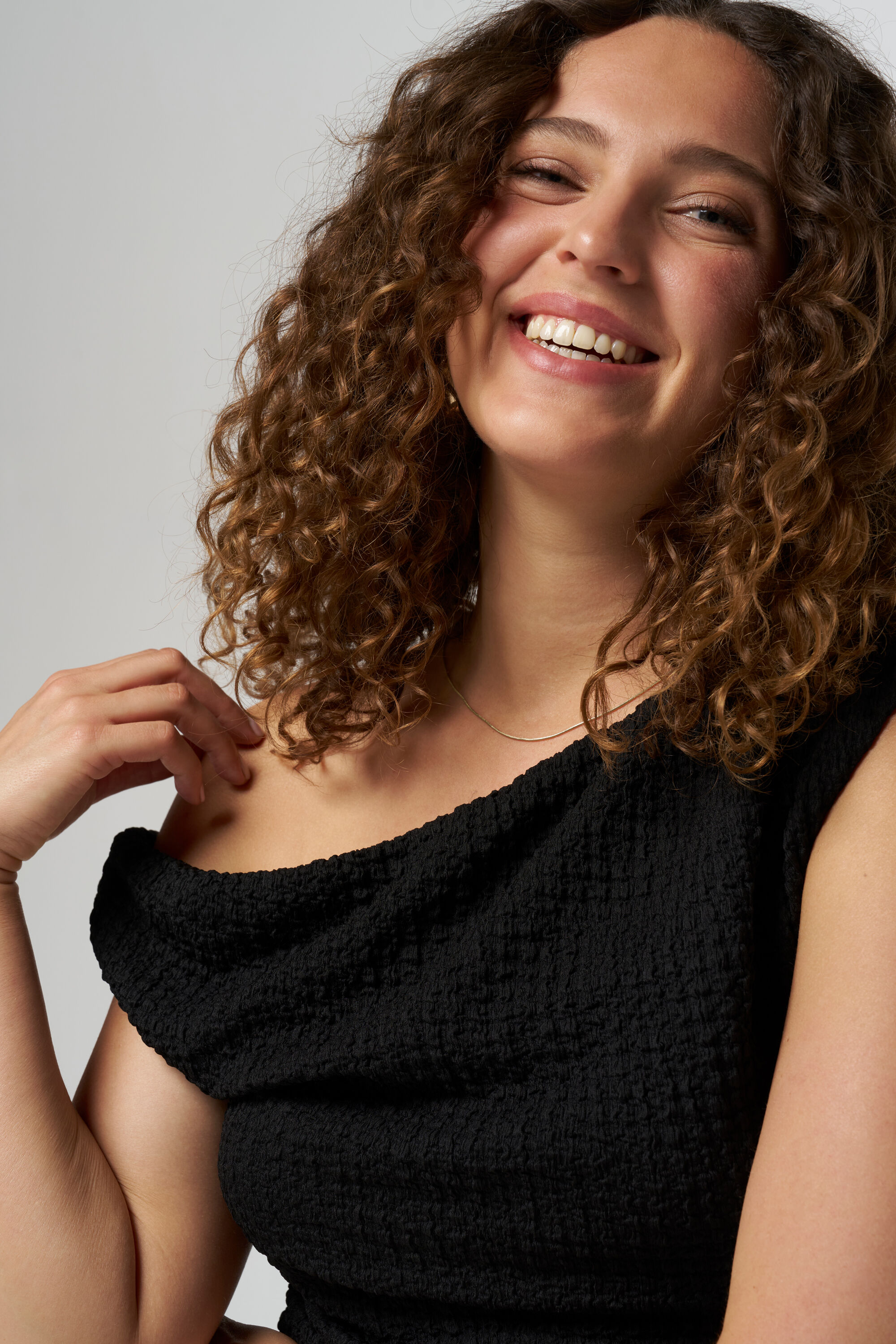 Off shoulder top image number 4