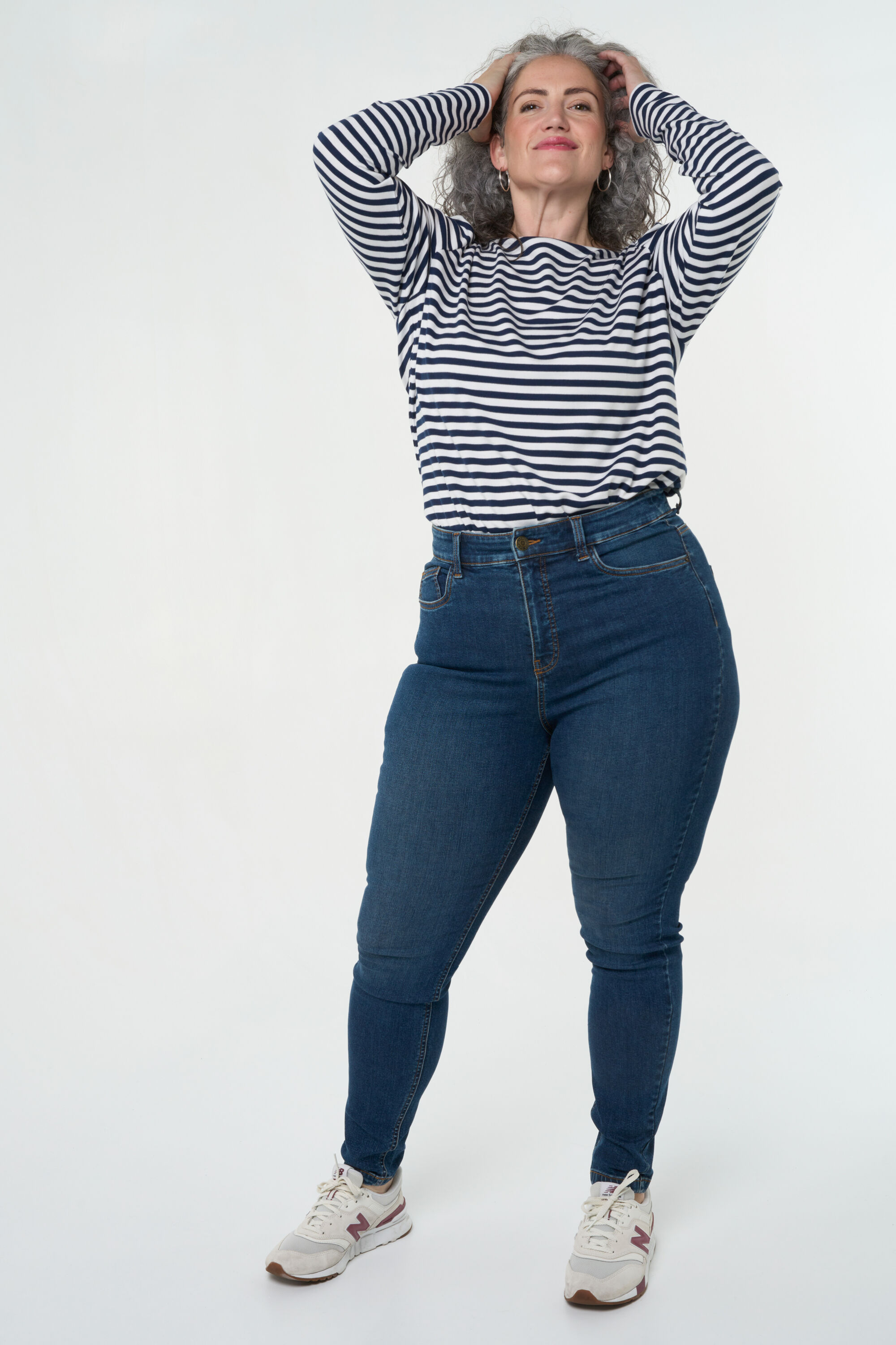 Skinny leg high waist jeans CHERRY image number 7