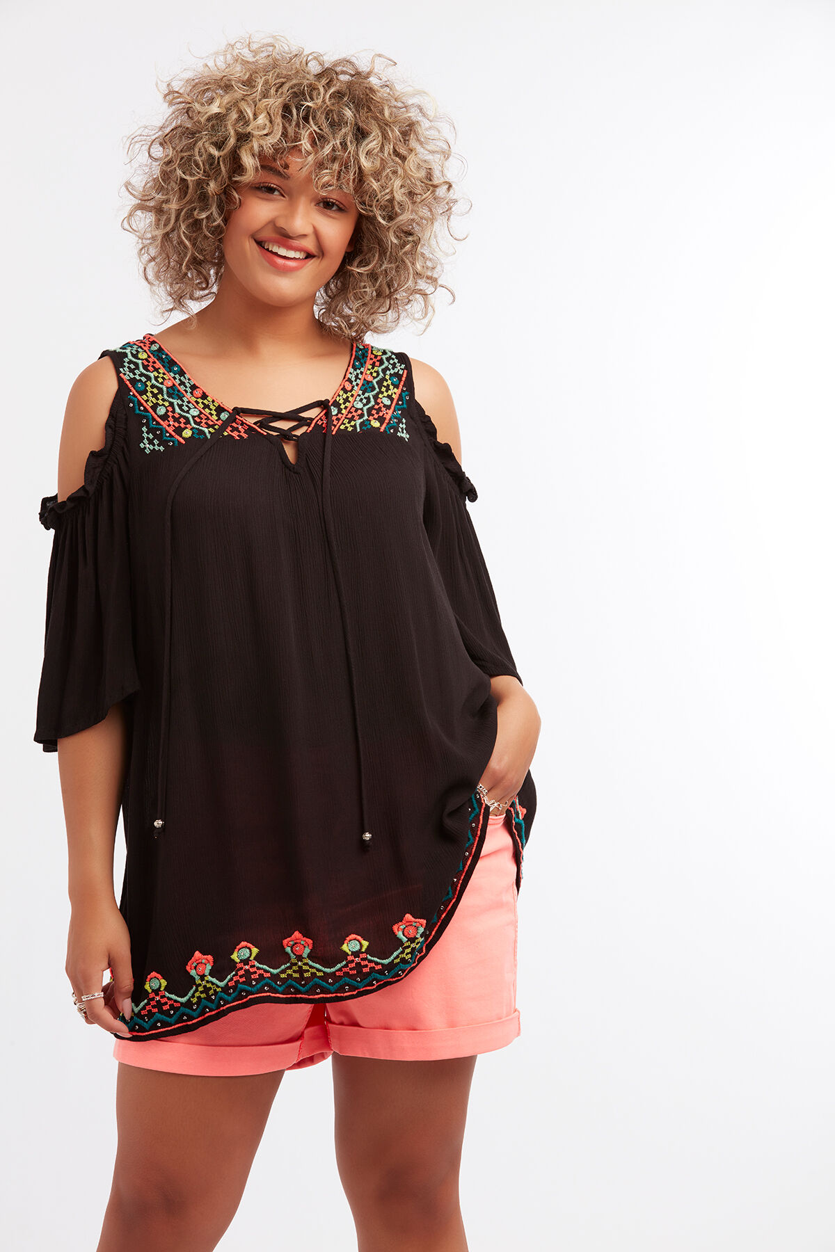 Blouse met embroidery image number 3