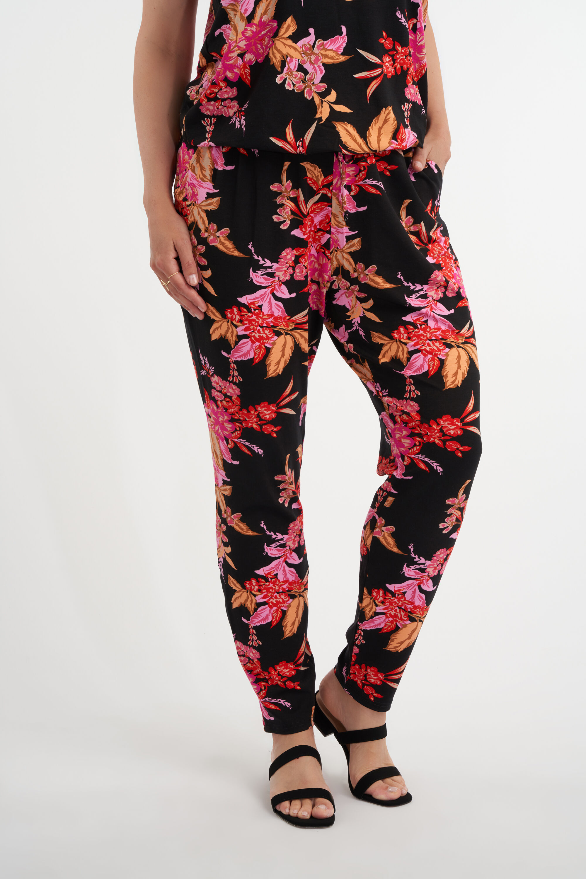 Losvallende broek image number 5