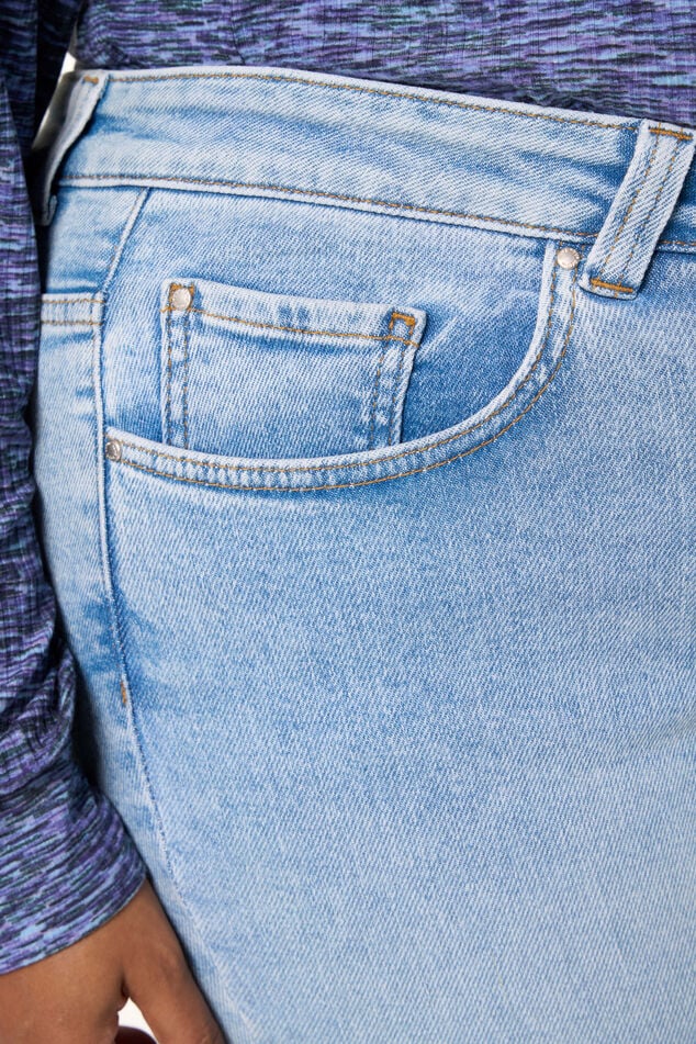 Cropped jeans image number 4