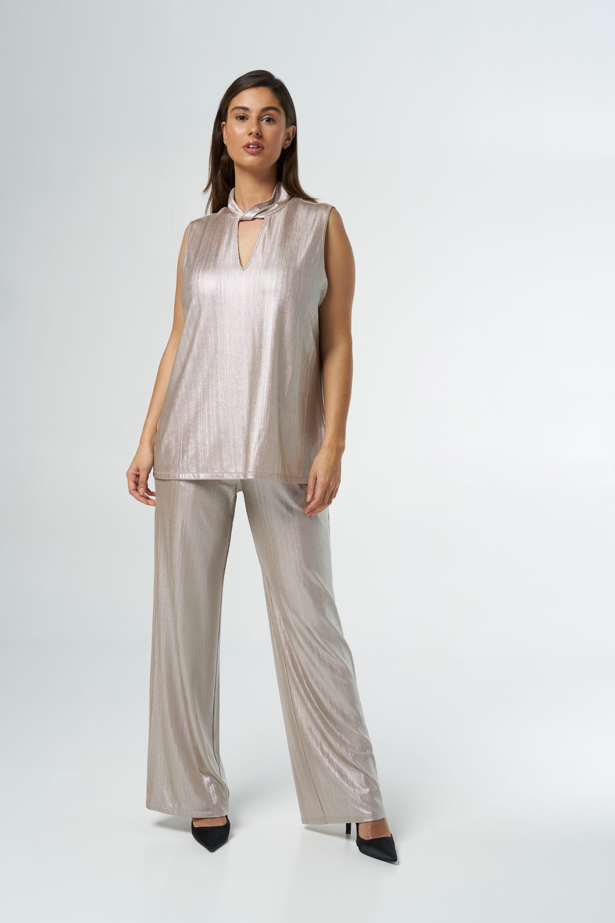 Mouwloze top met twist detail  image number 5