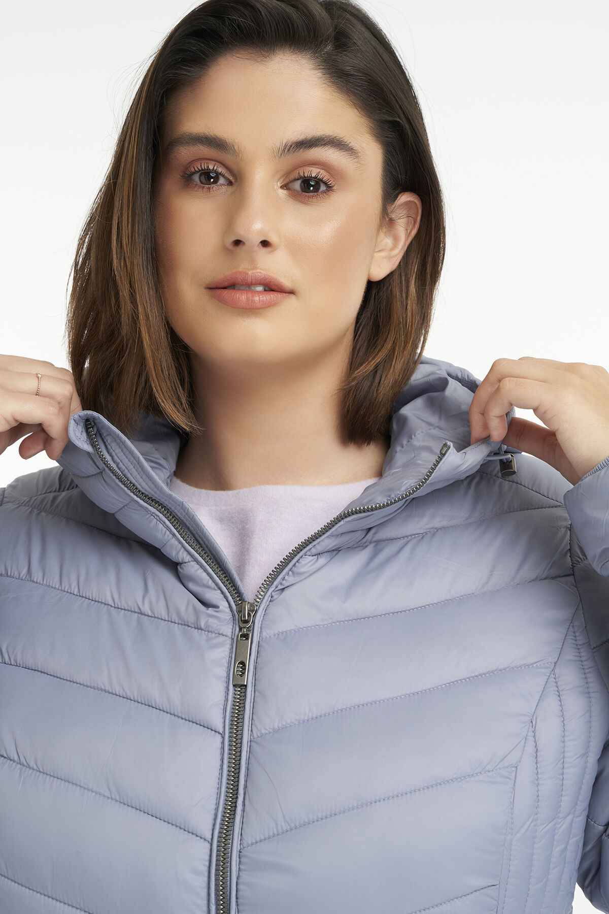 Gewatteerde jas met capuchon image number 4