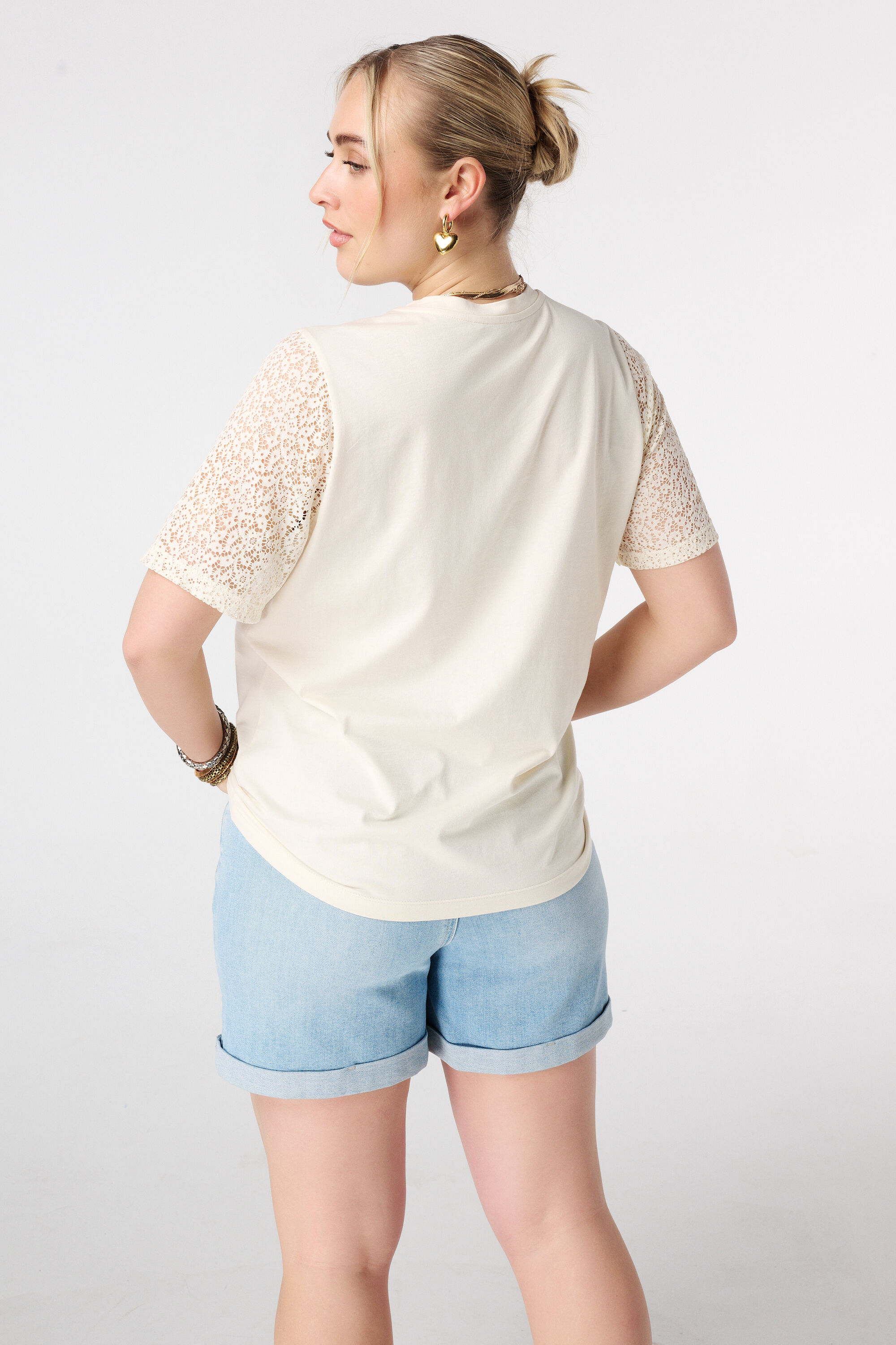 T-shirt met kanten mouwen image number 3