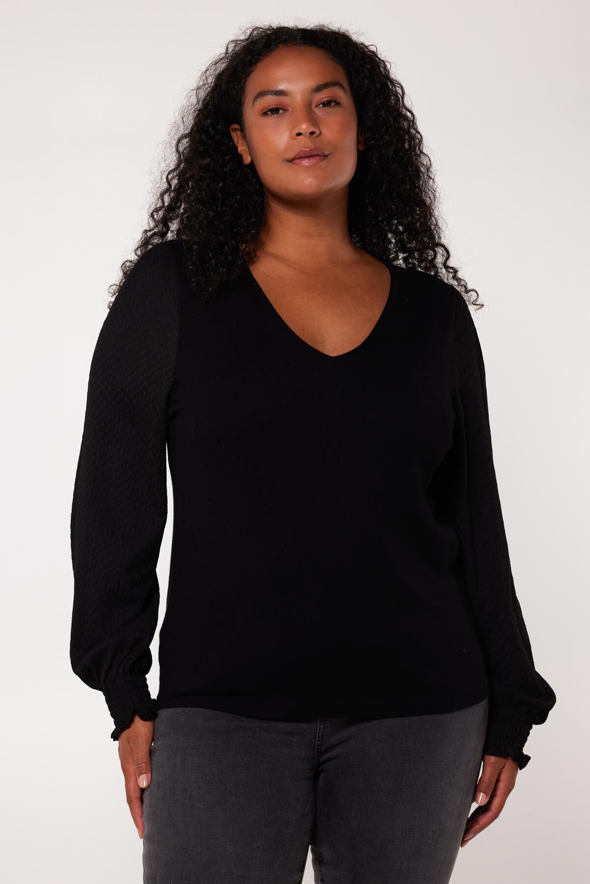 Fijngebreide trui met structuurmouw image number 0