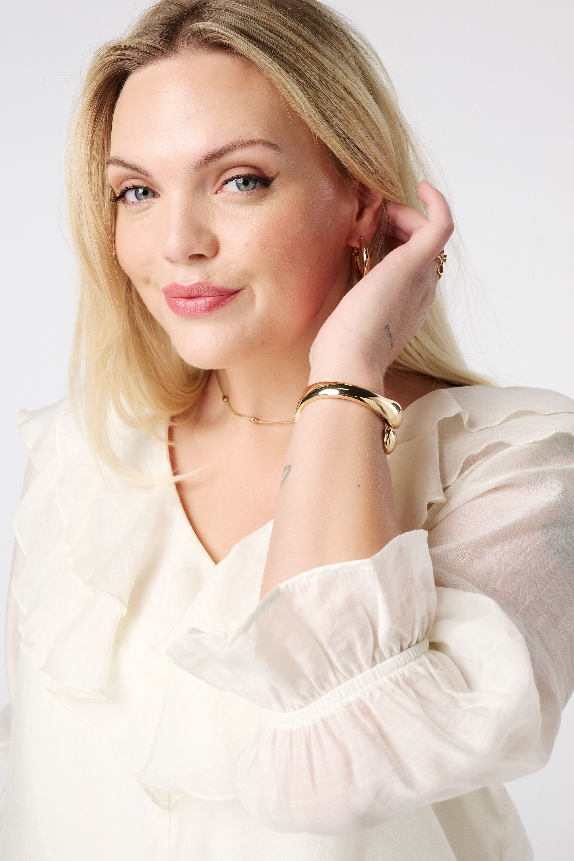 Blouse met ruches en pofmouwen image number 4