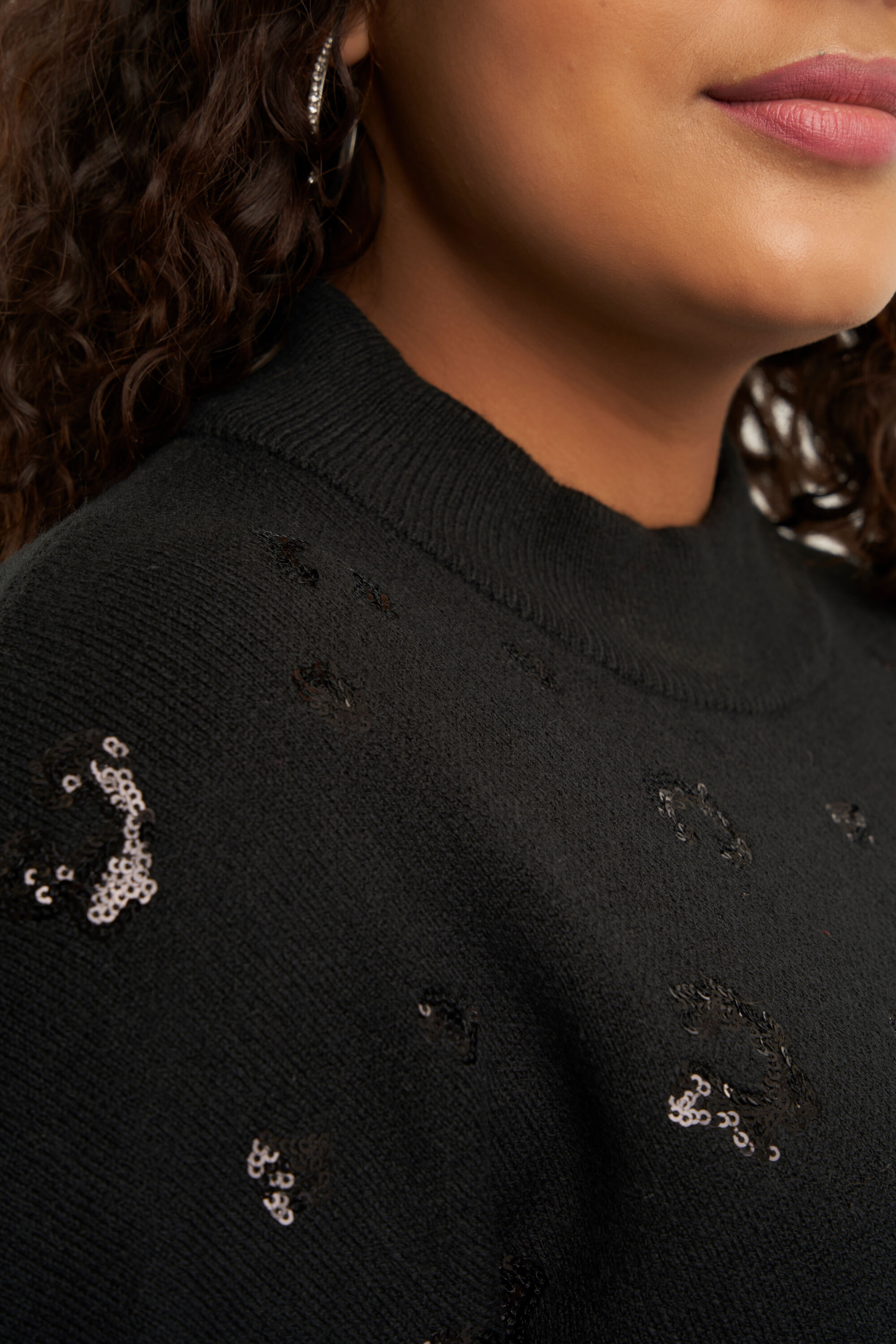 Trui met pailletten image number 5