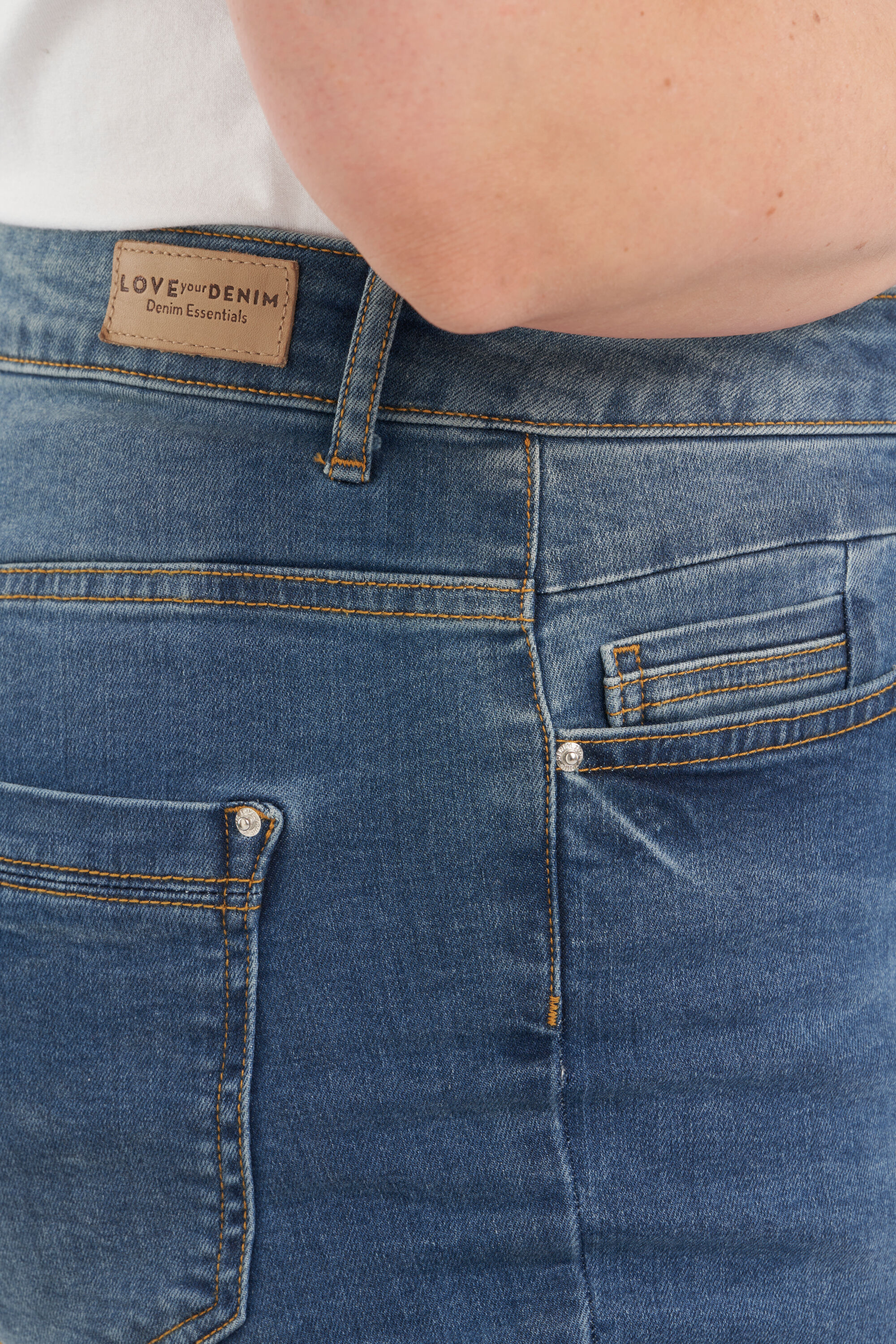 Slim leg jeans IRIS image number 5