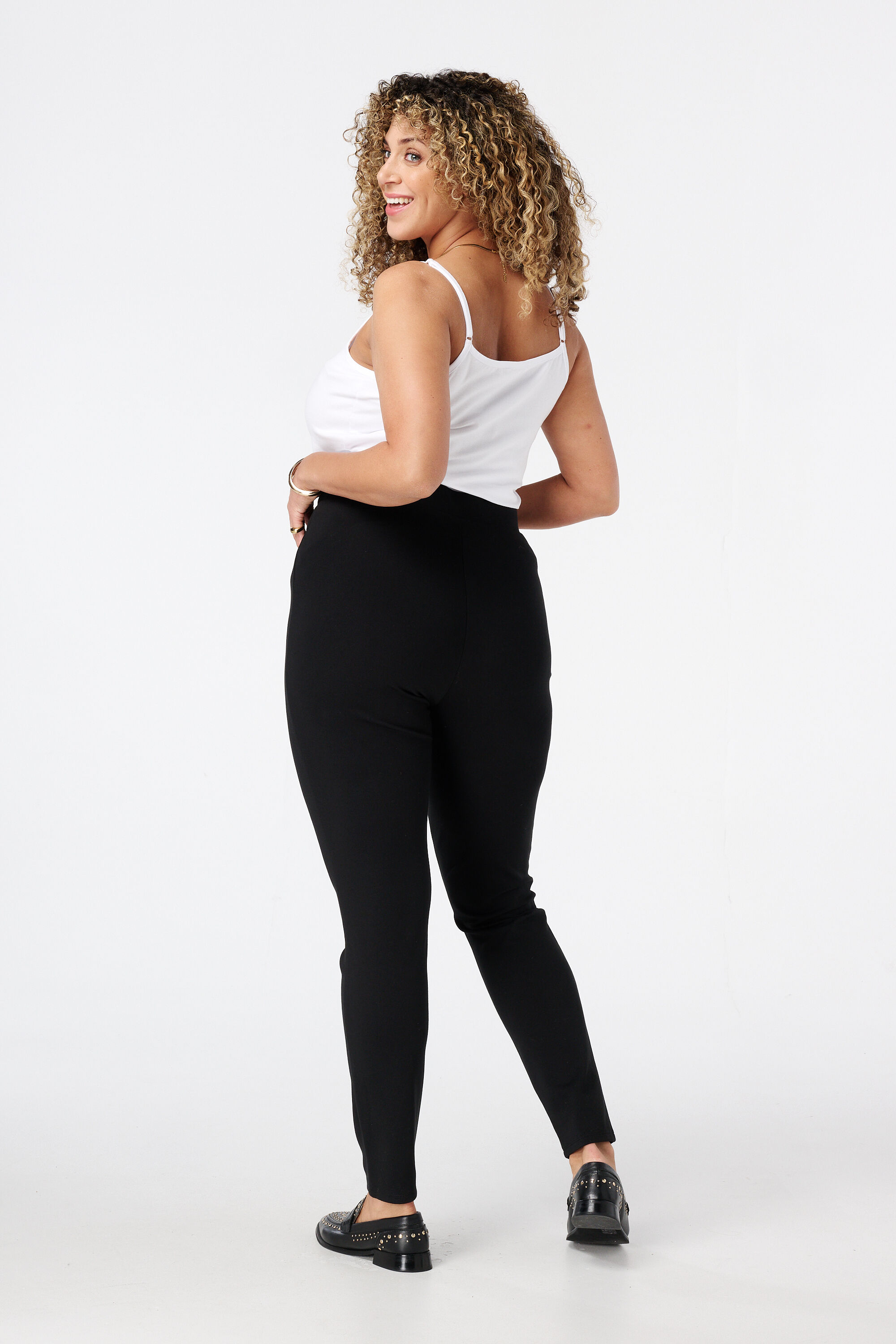 Tregging met sierknopen image number 3