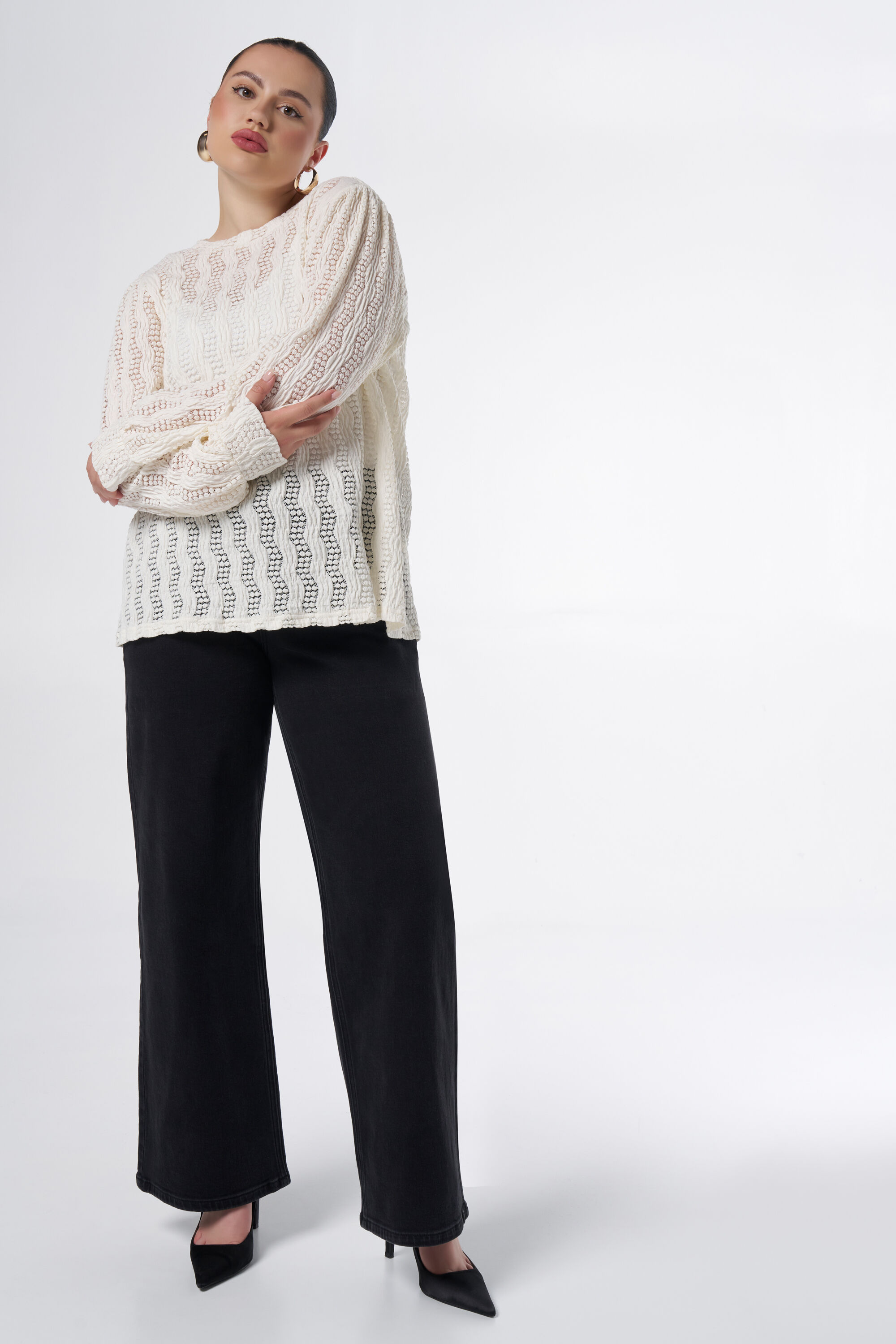 Top met opengewerkte borduursels image number 5