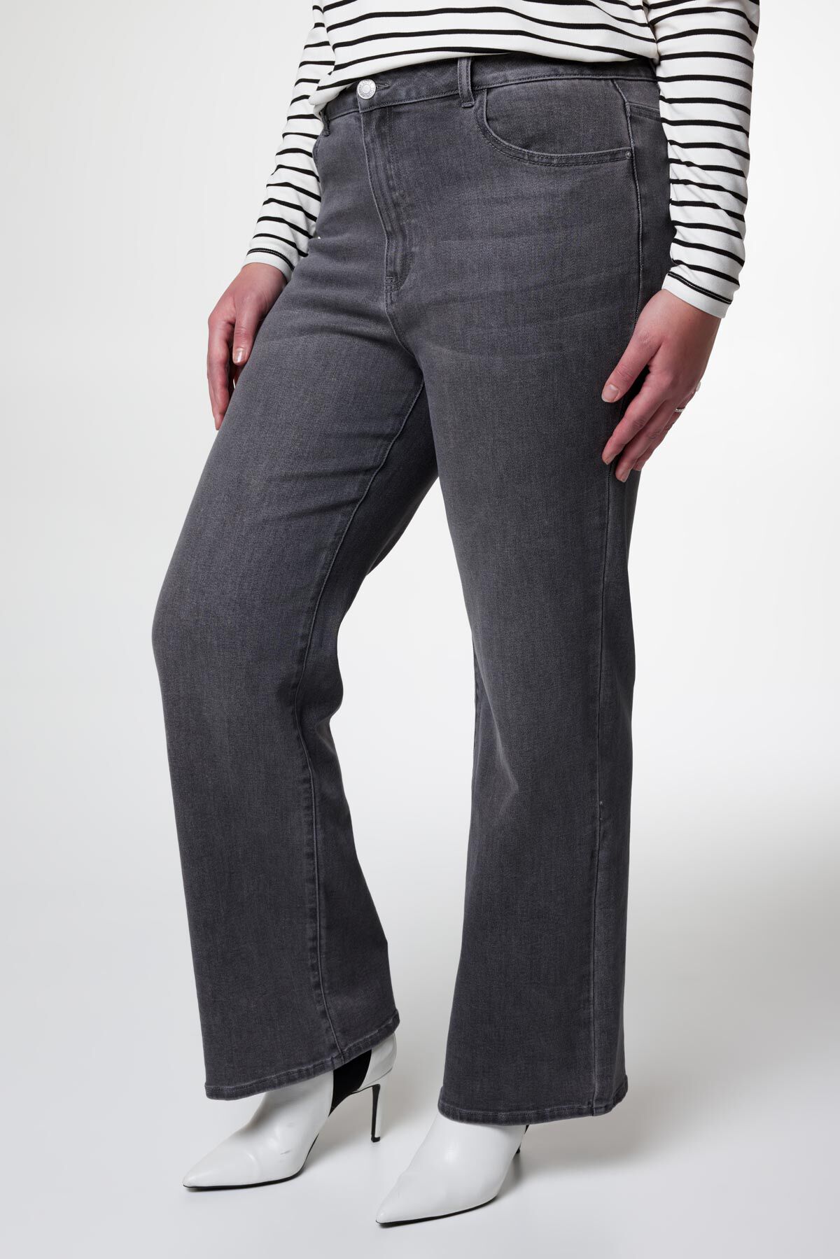 Jeans met wijde pijpen image number 5