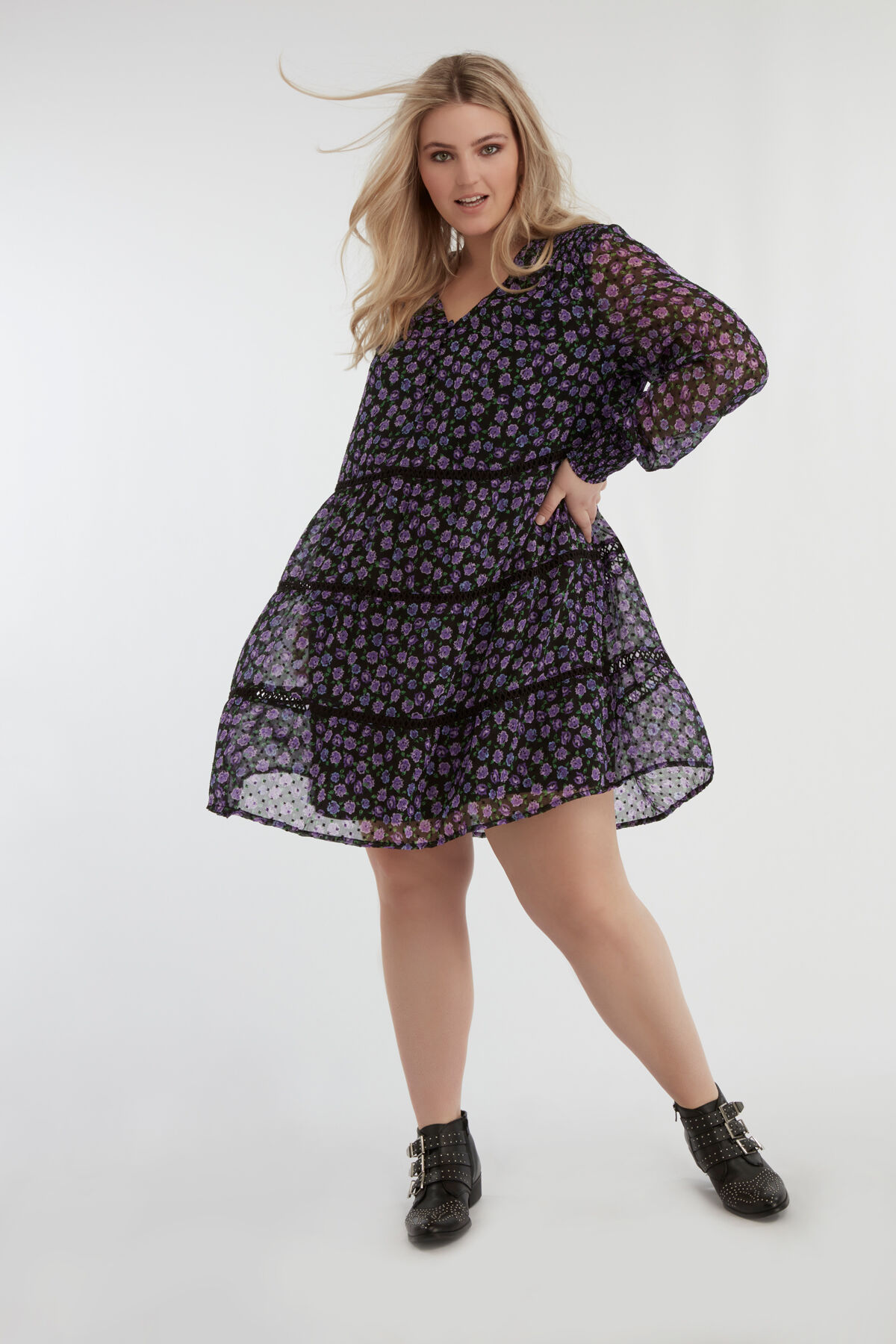 Bloemenjurk met smok details image number 4