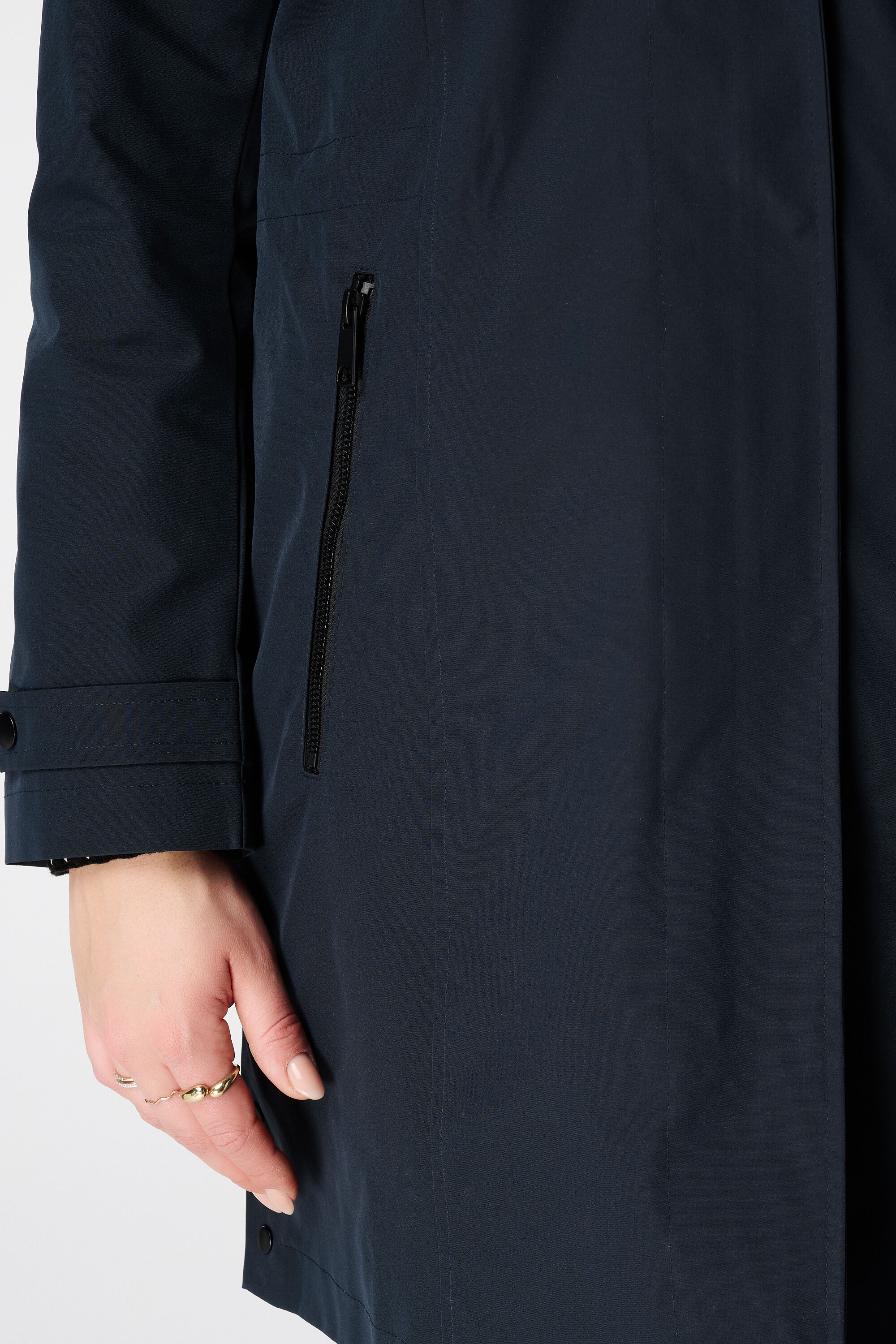 Gewatteerde jas met capuchon image number 6