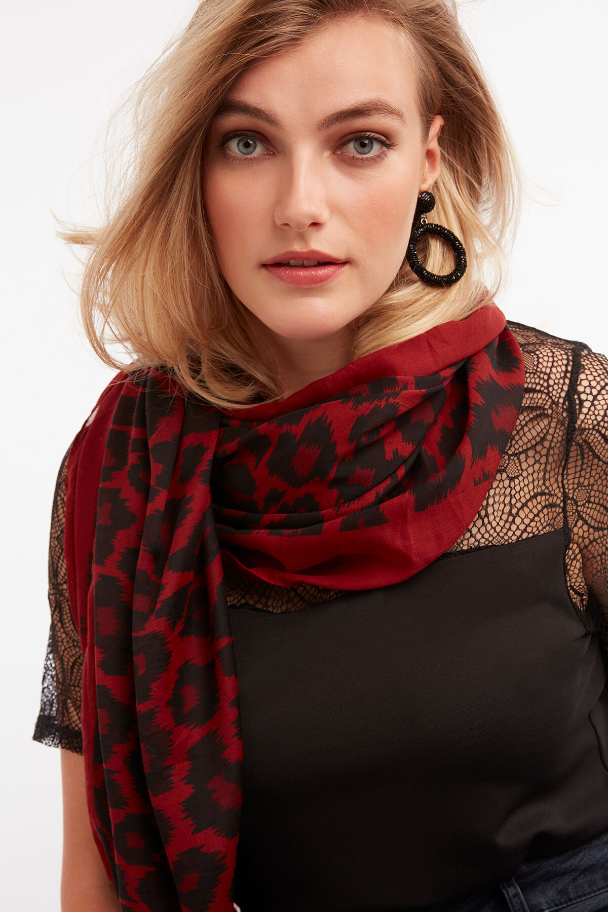 Sjaal met luipaardprint image number 3