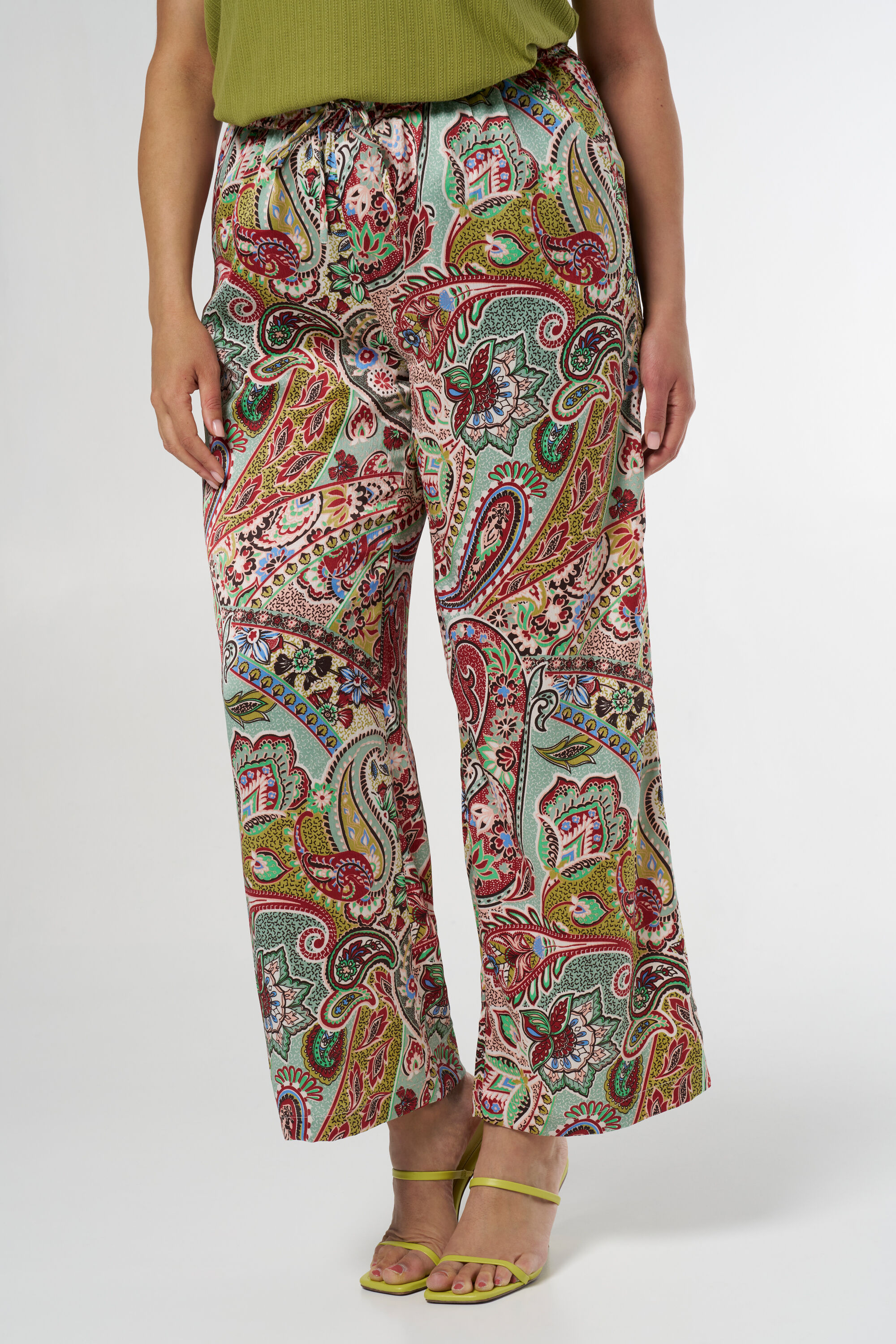 Ruimvallende broek met print image number 5