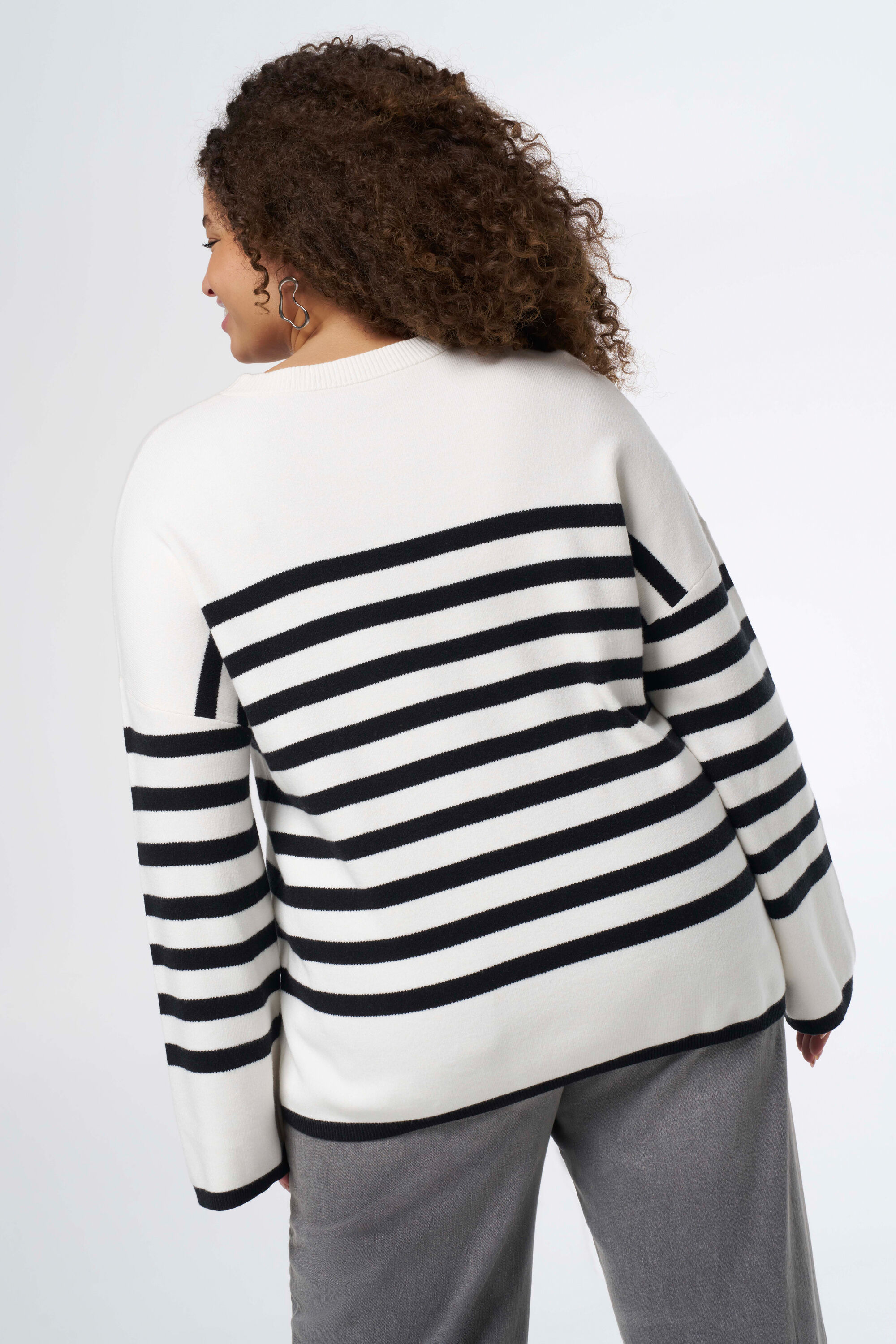Gebreide trui met strepen image number 3