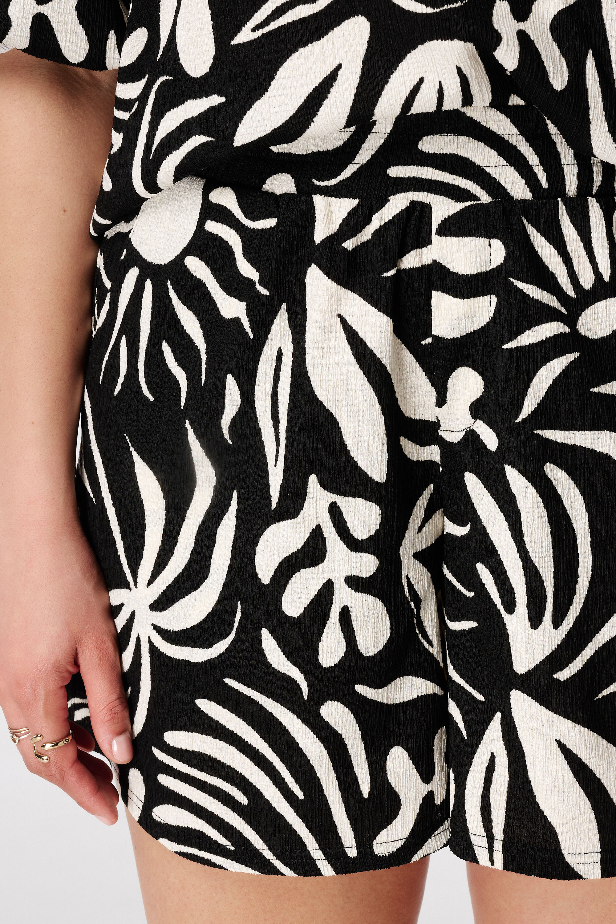 Short met elastische taille image number 4