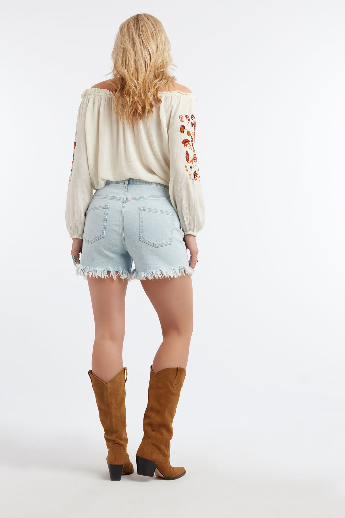 Bleached short met gerafelde rand image number 5