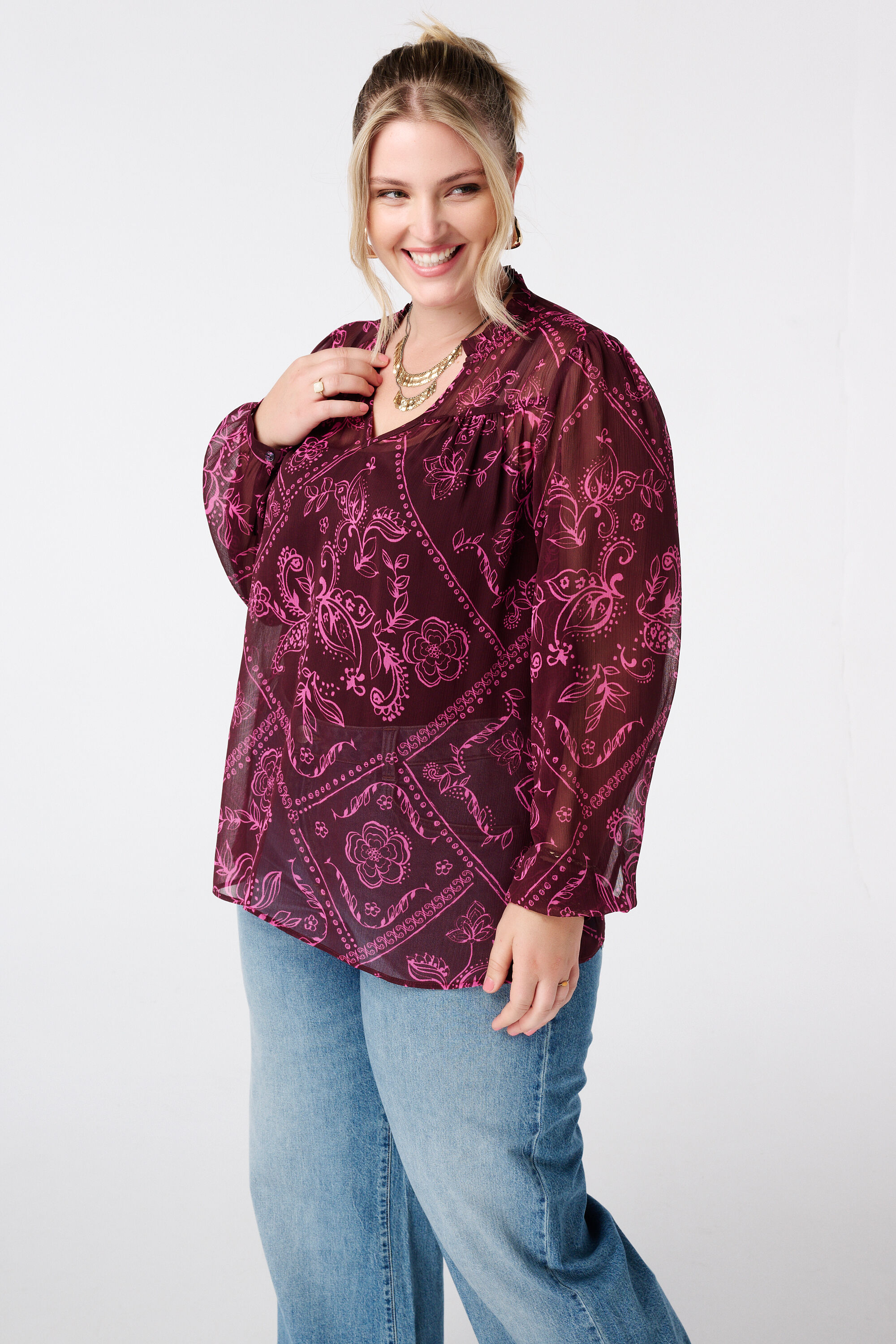 Sheer blouse met print