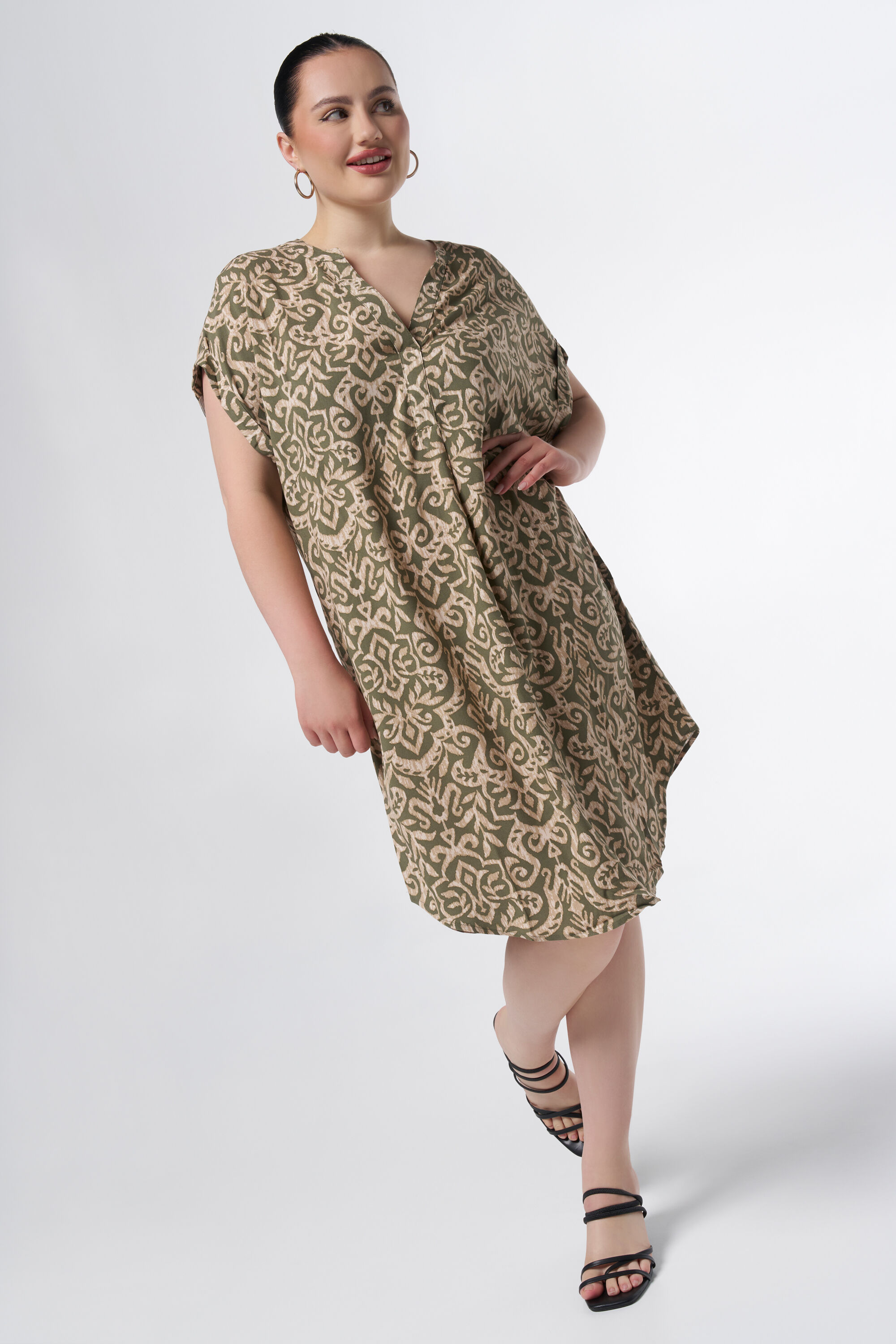 Ruimvallende jurk met print image number 5