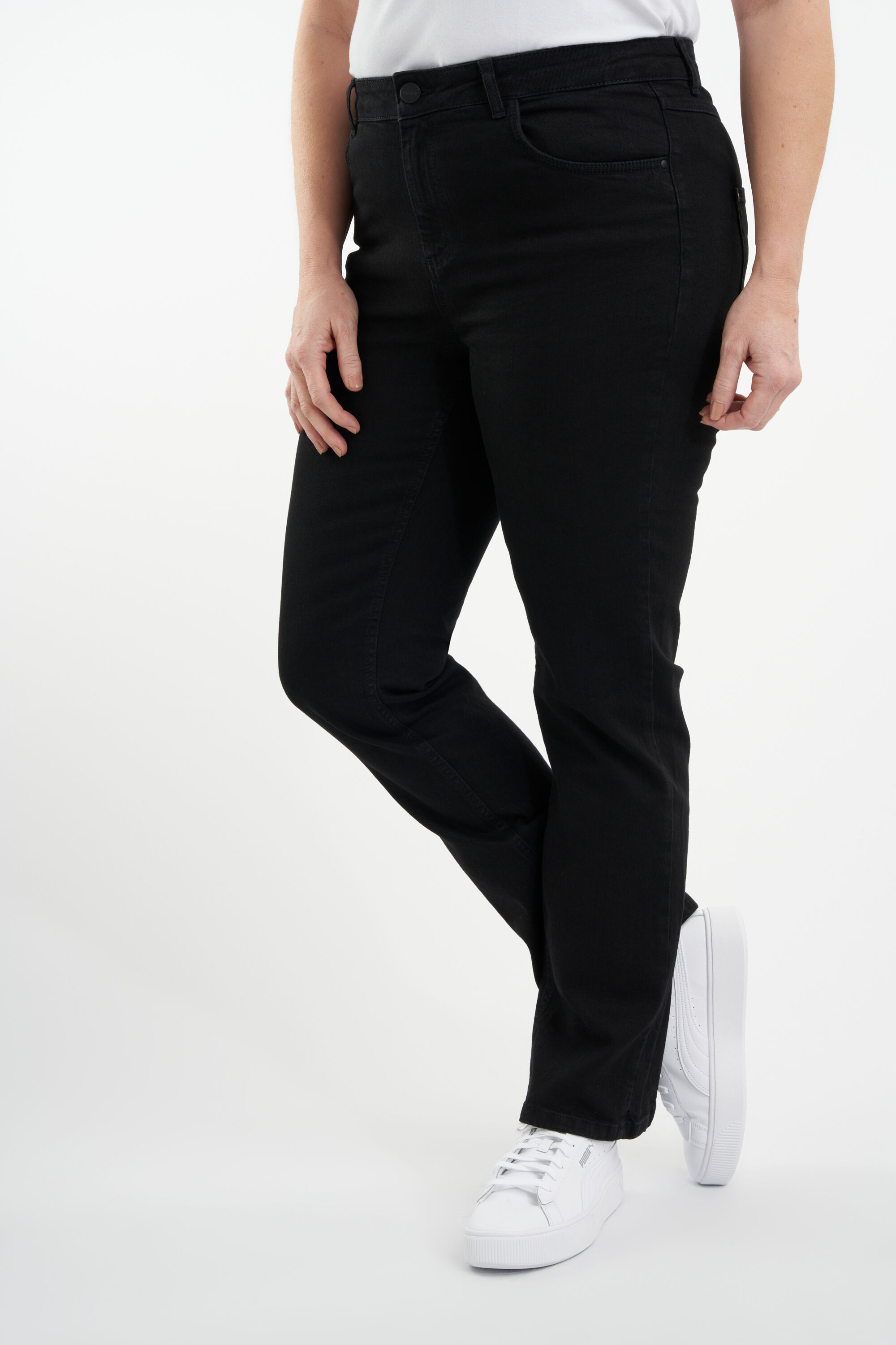 Straight leg jeans SHAPES  image number 4