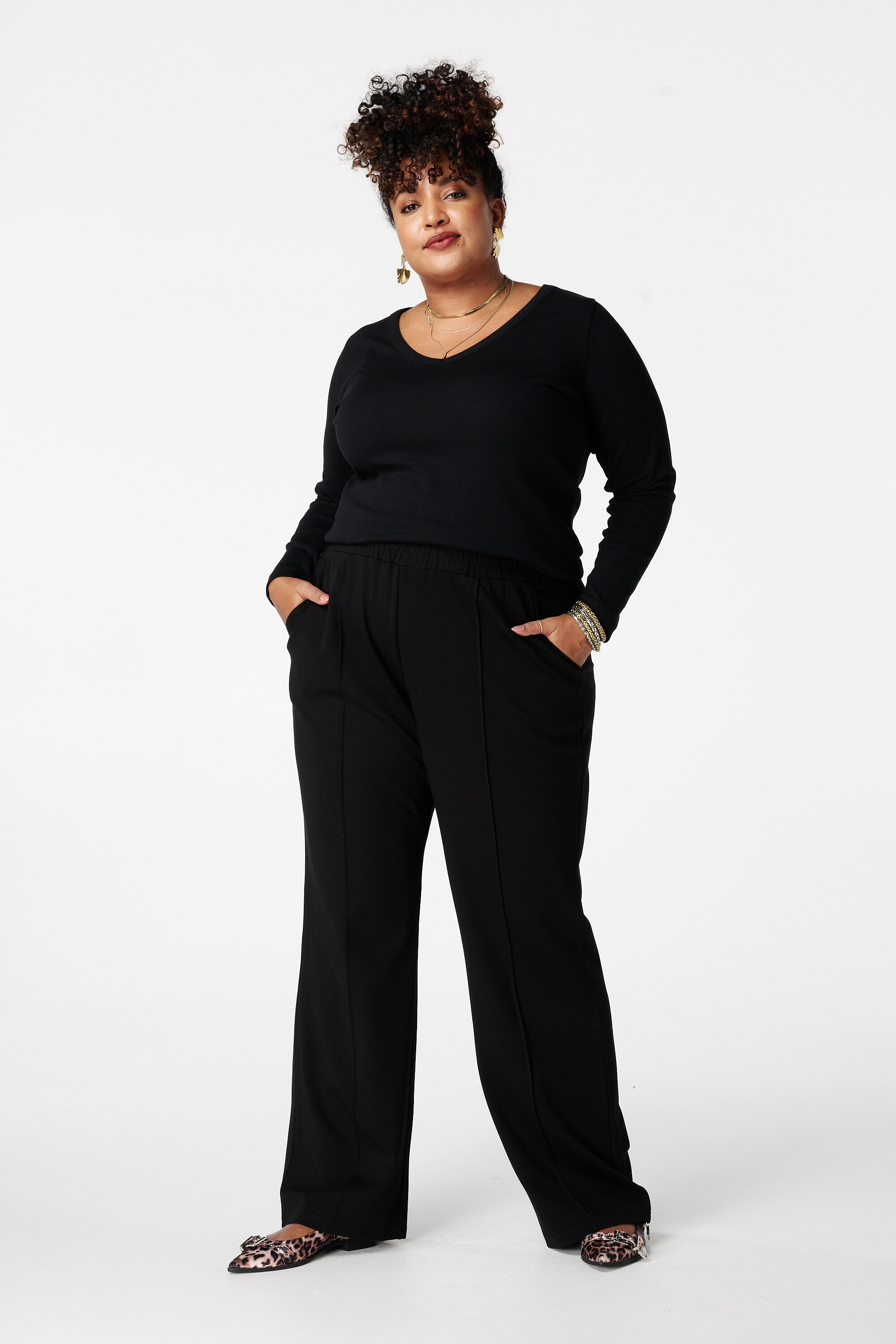 Wide leg pantalon met siernaden