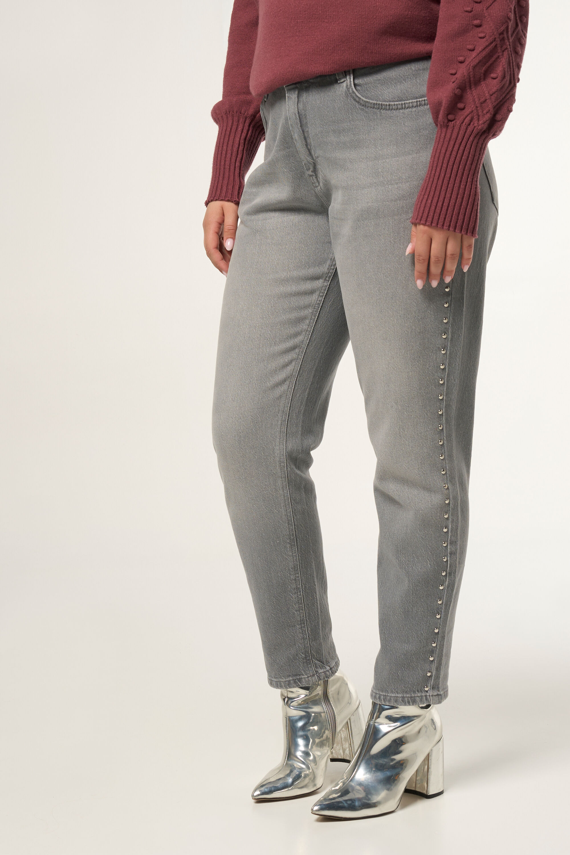 Straight leg jeans met studs image number 5