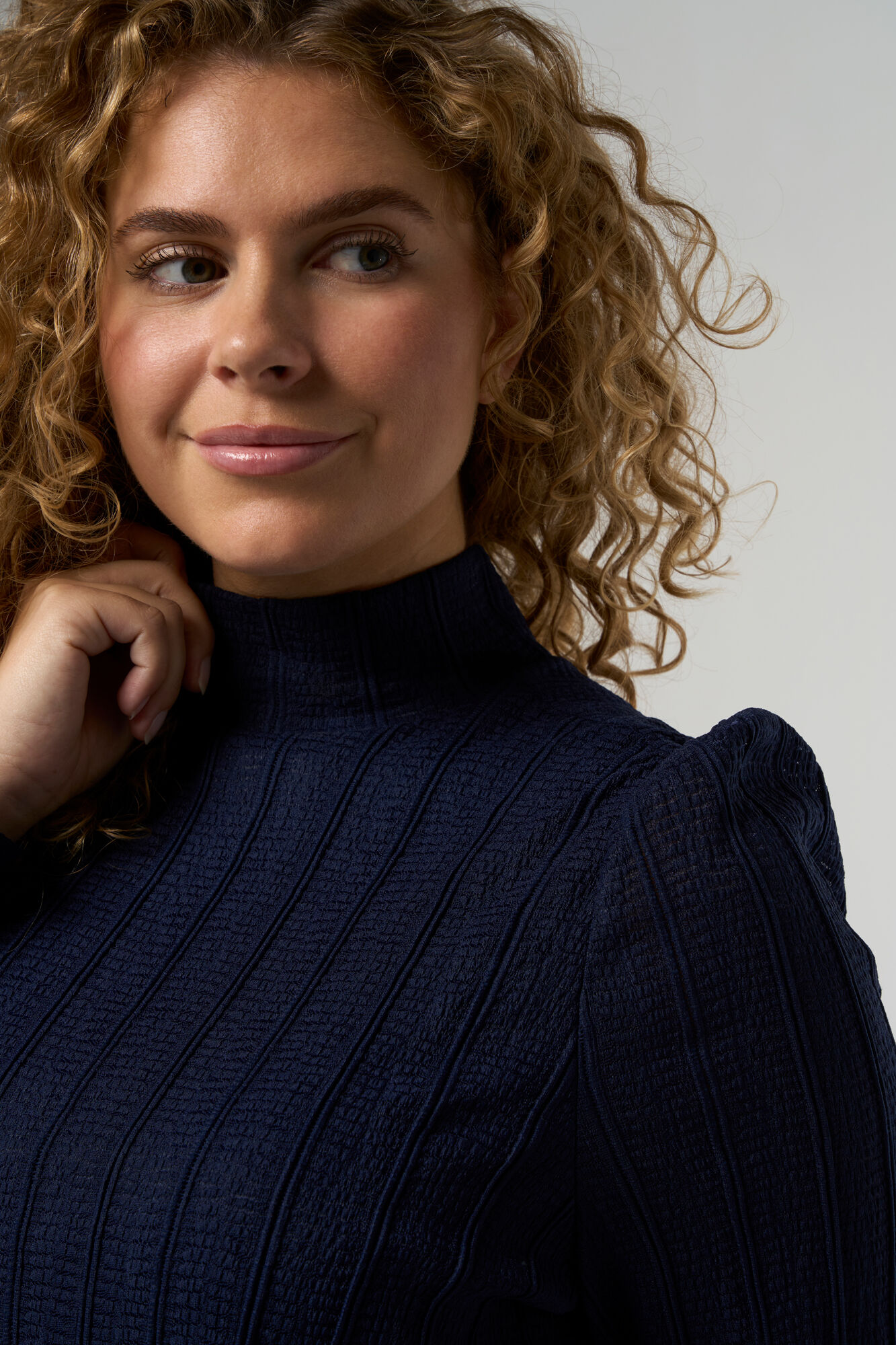 Top met col en structuur image number 4