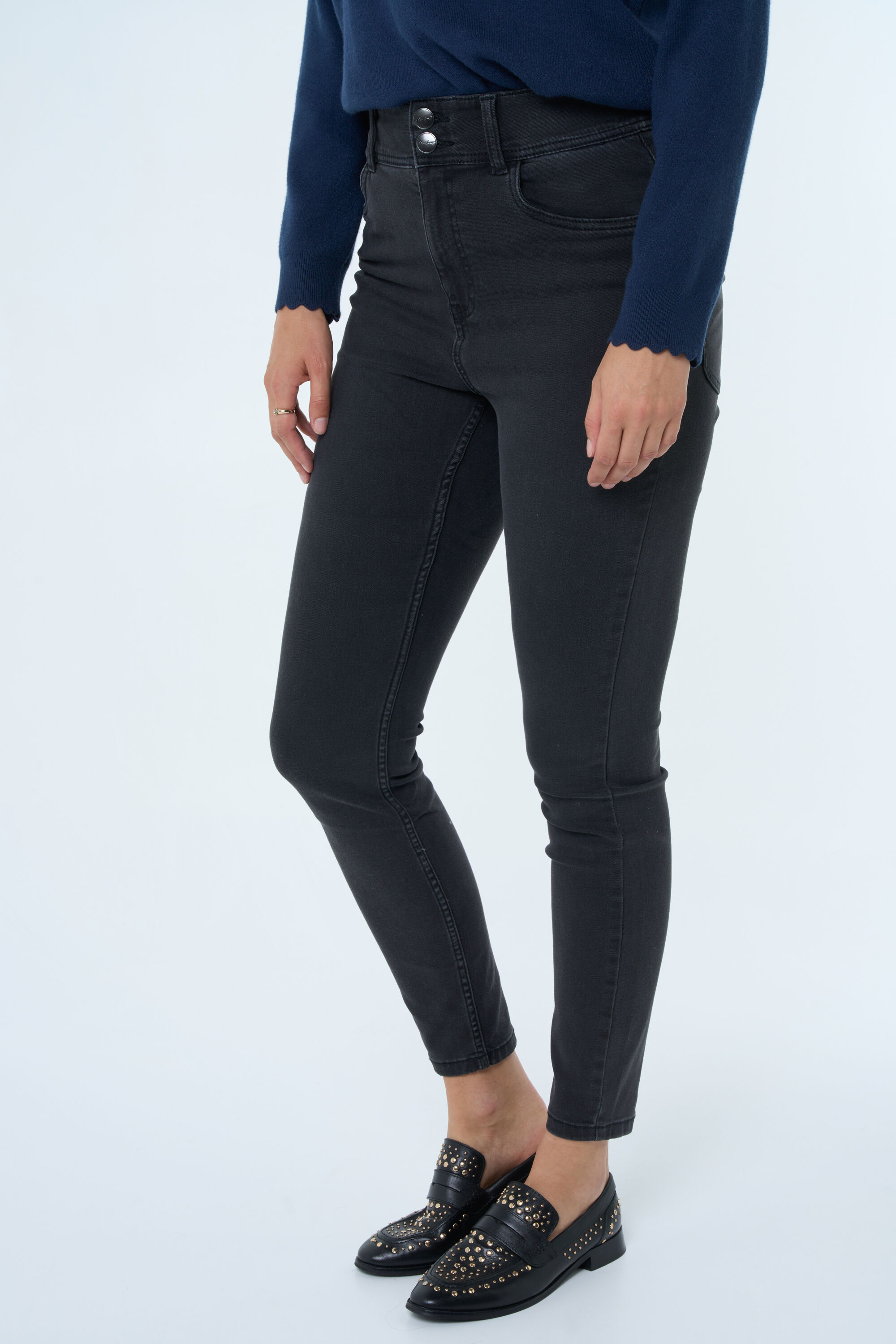 Shaping Skinny Jeans SCULPTS image number 5