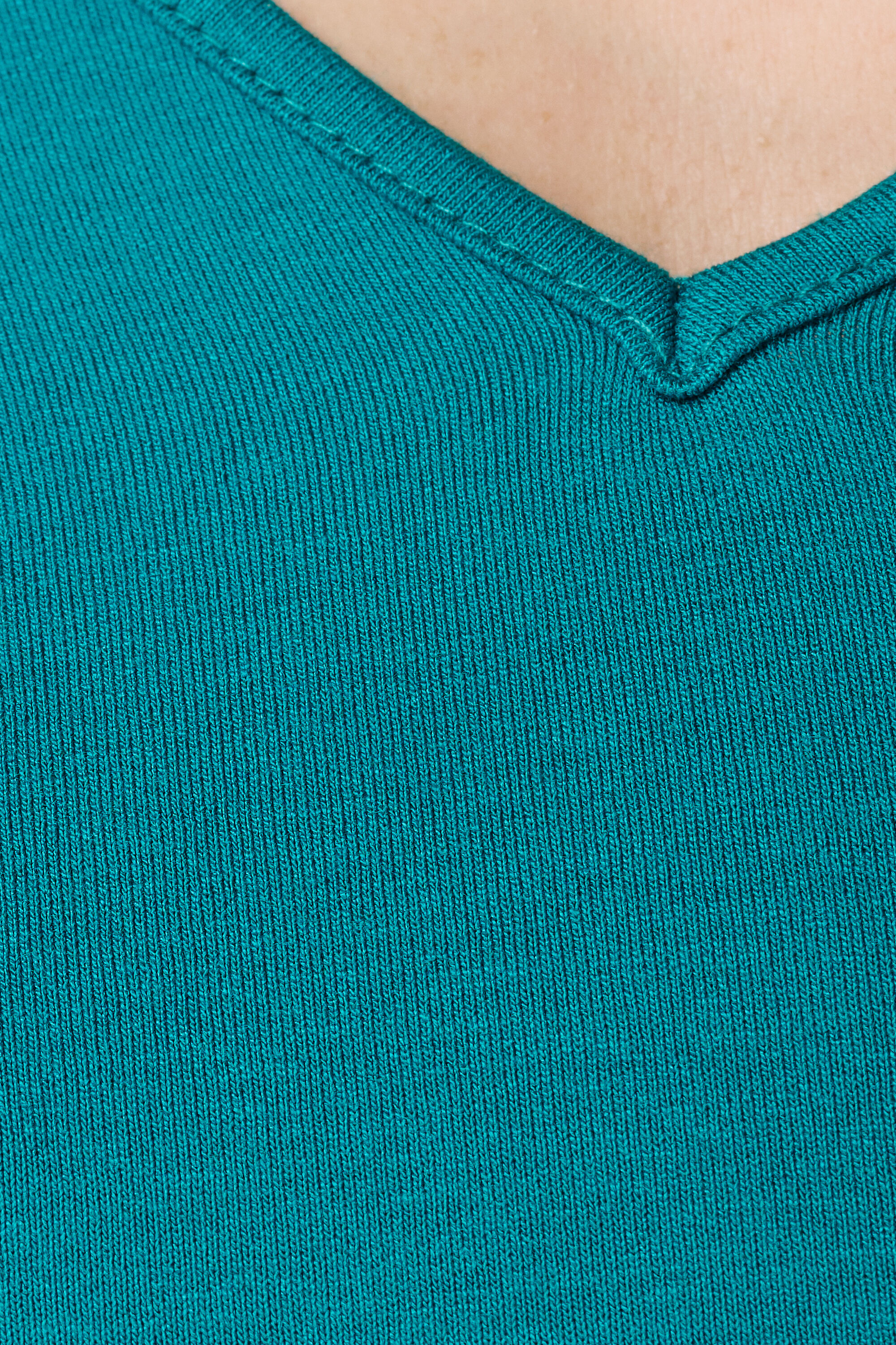 T-shirt met V-hals image number 4