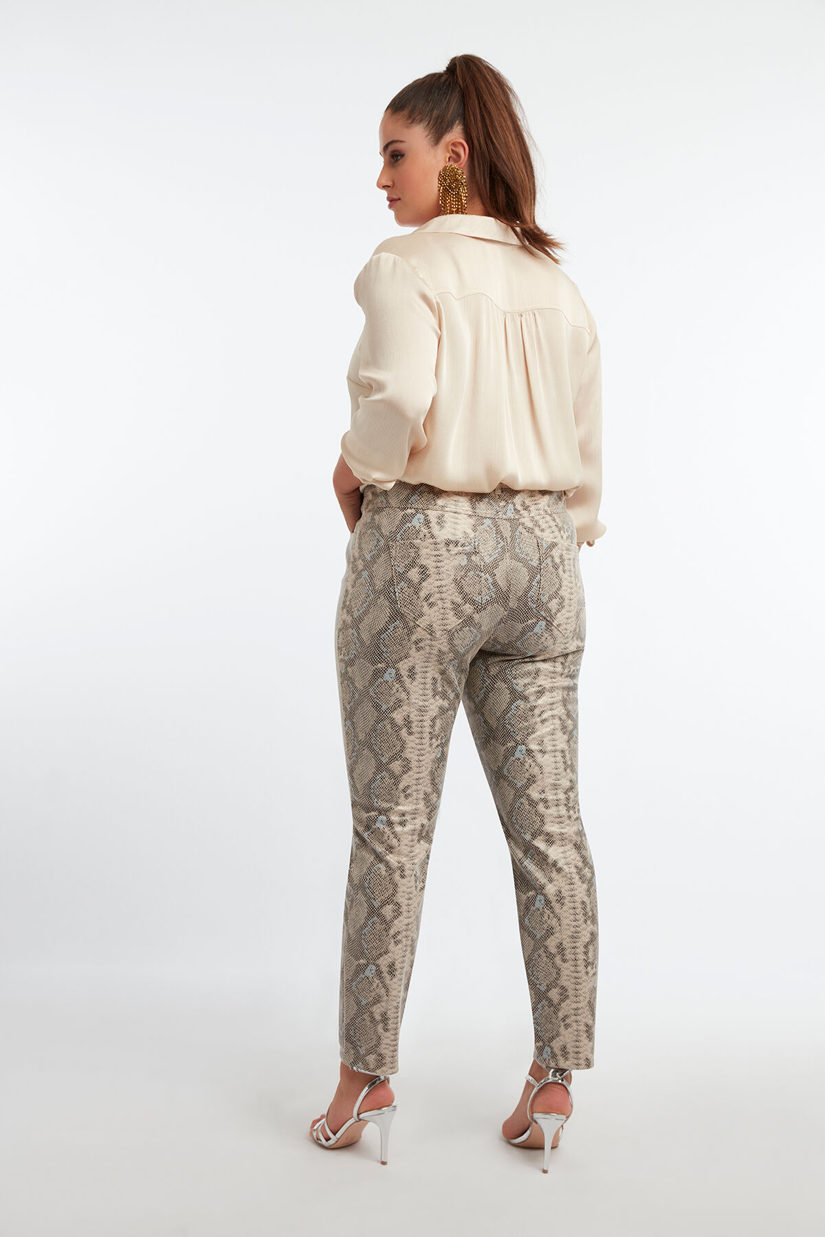 Slim leg broek met slangen print image number 6