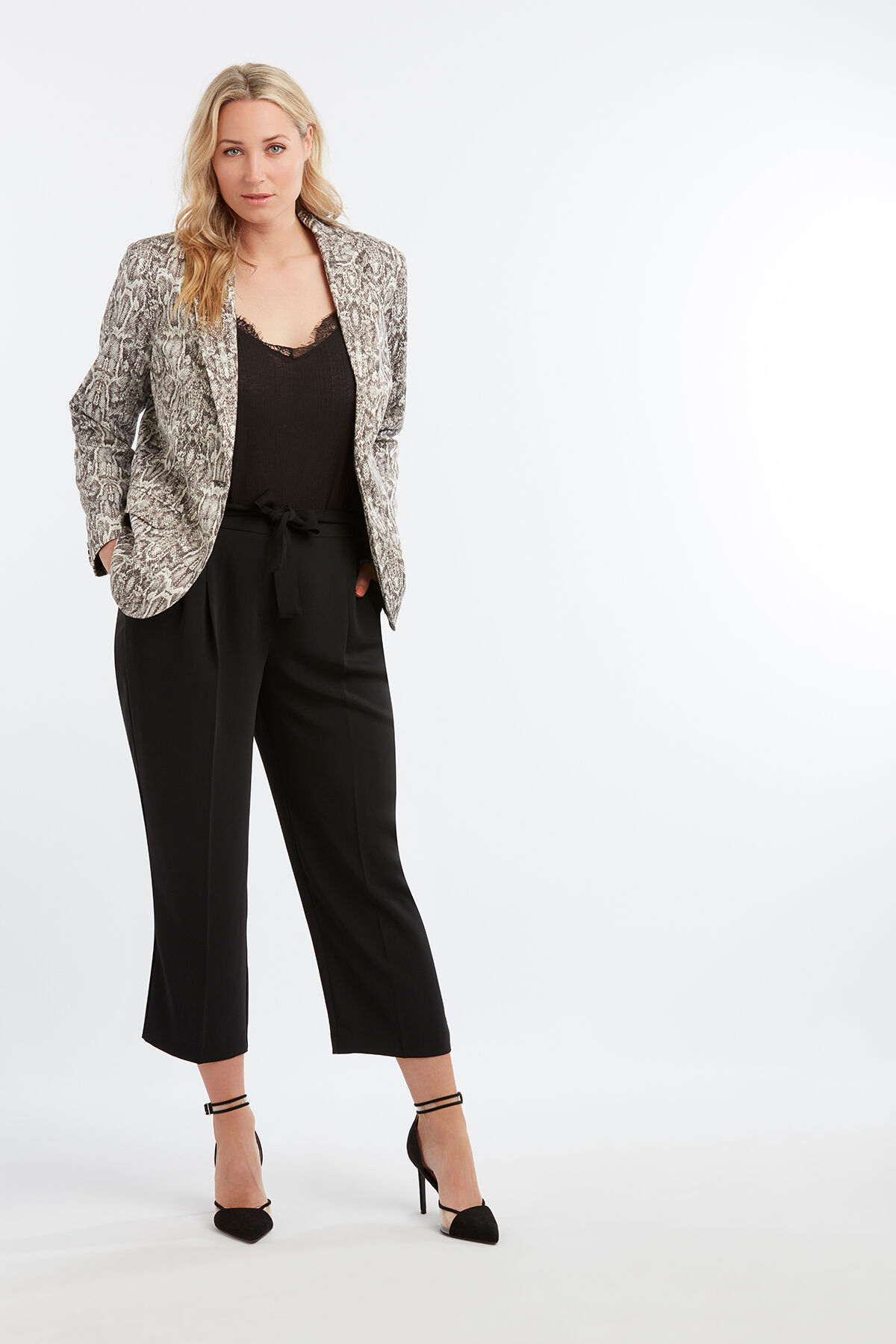 Wijdvallend pantalon met ceintuur image number 3