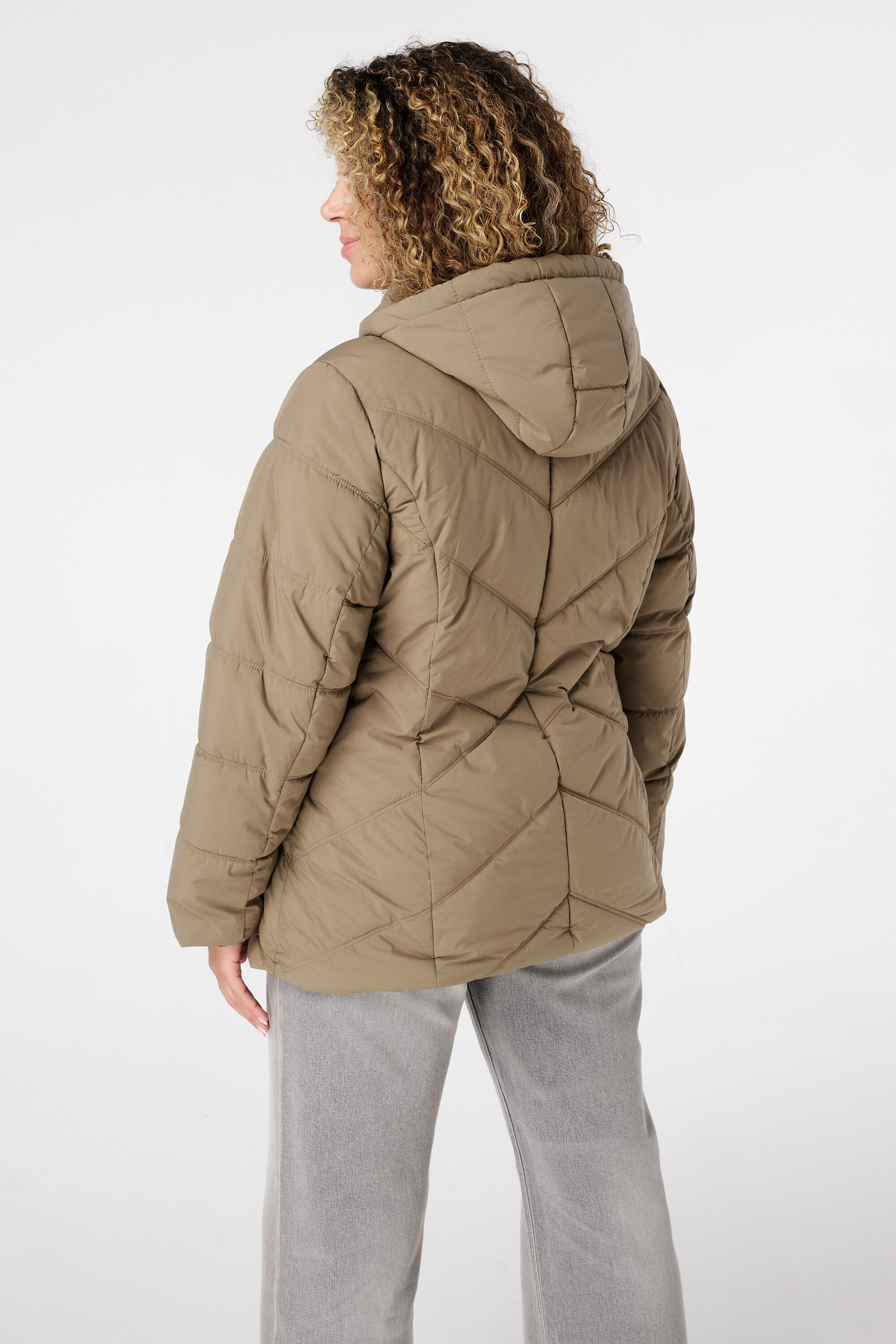 Gewatteerde jas met capuchon image number 3