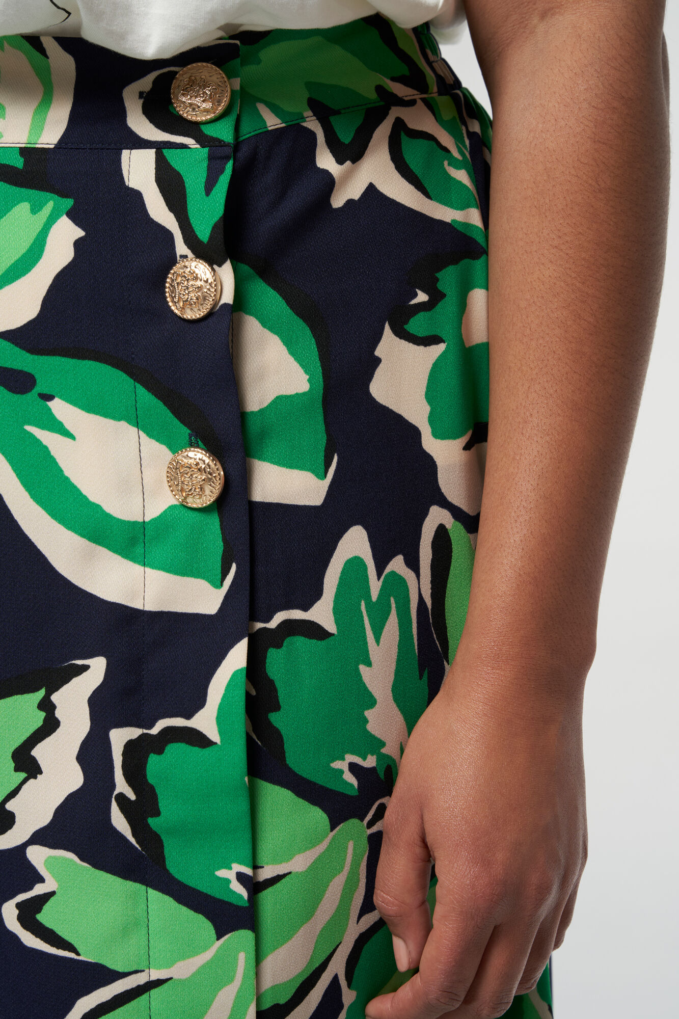 Rok met print en gouden knopen image number 4