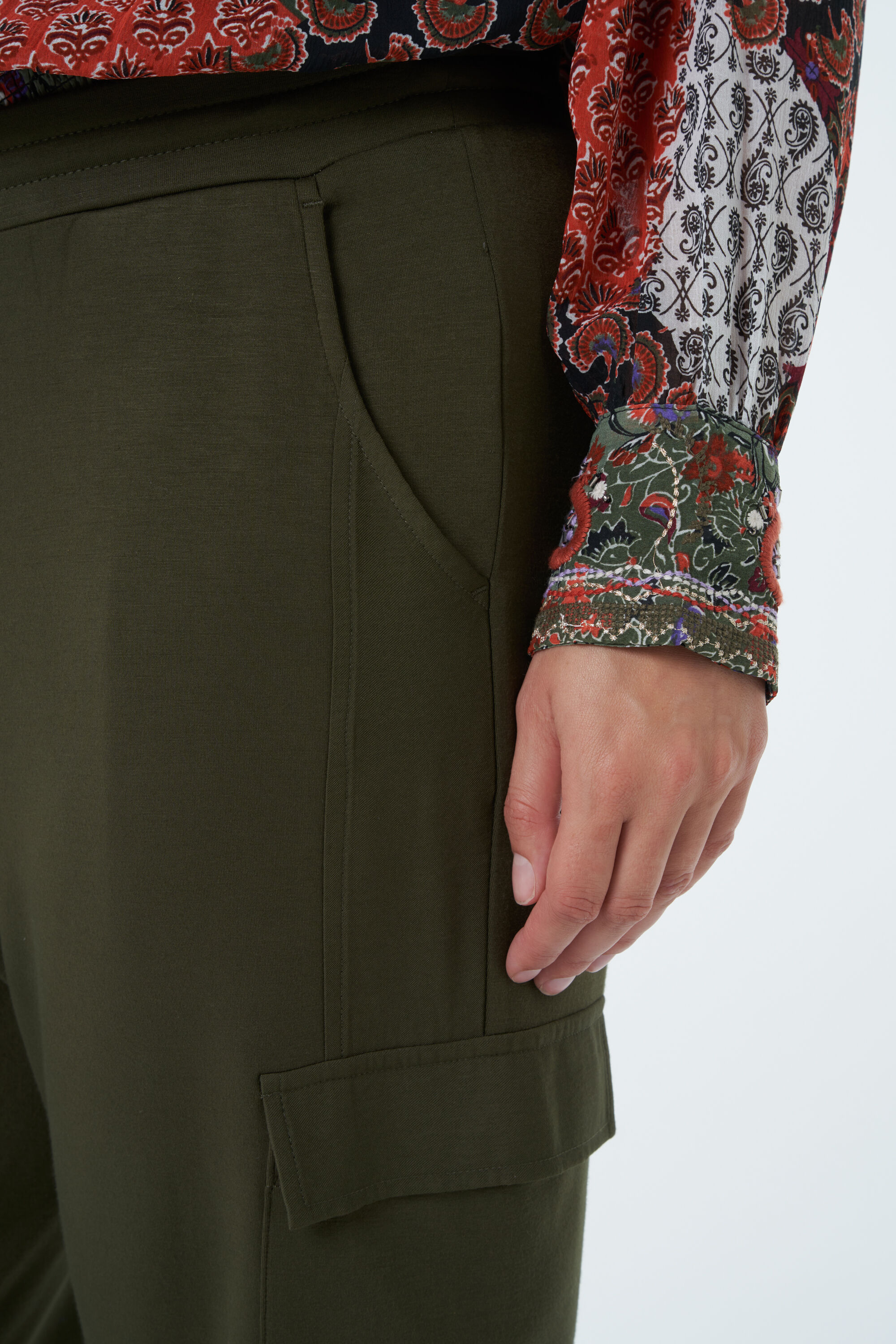 Cargo broek met satijn image number 5