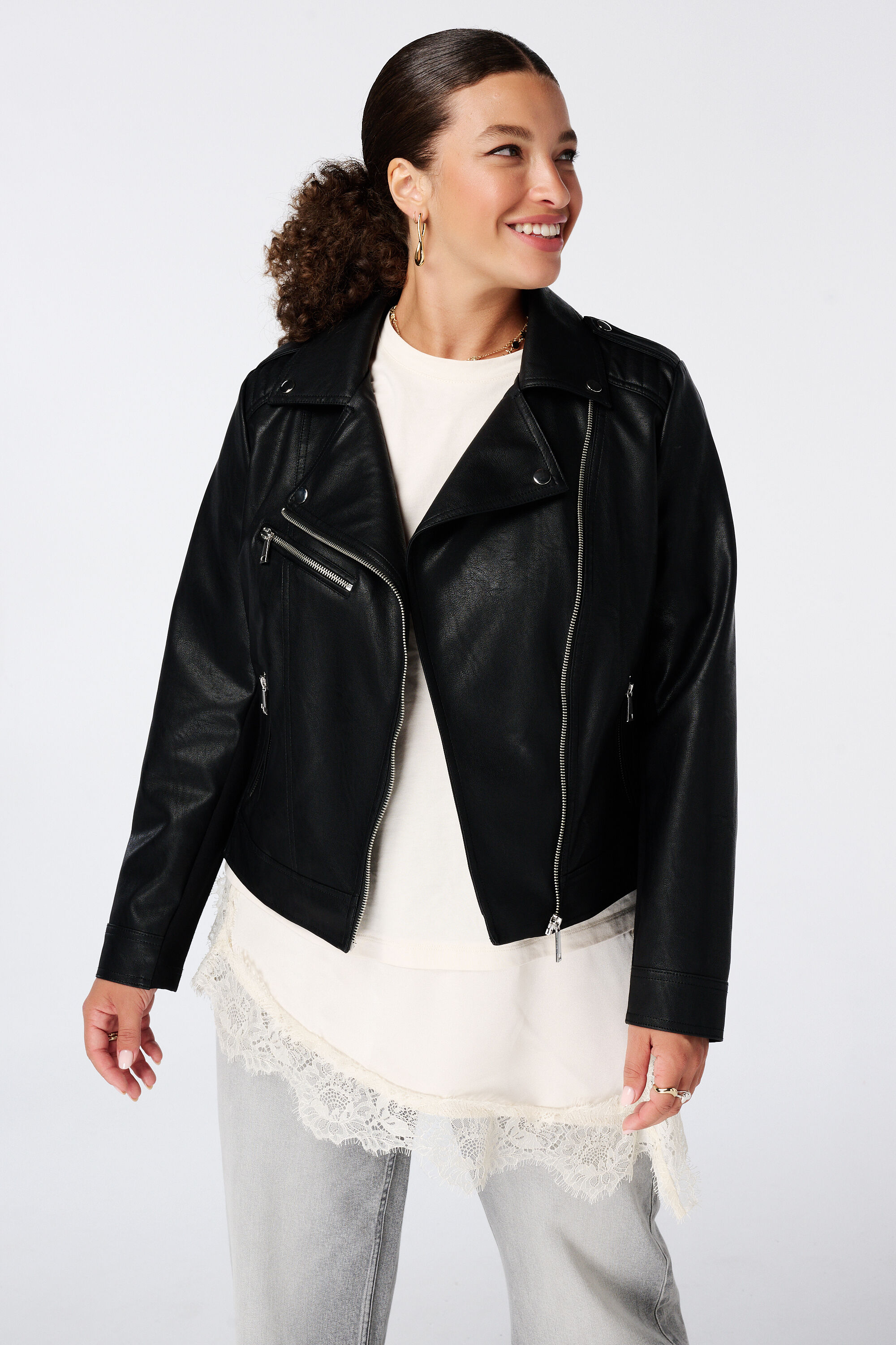 Leerlook jacket met zilveren details