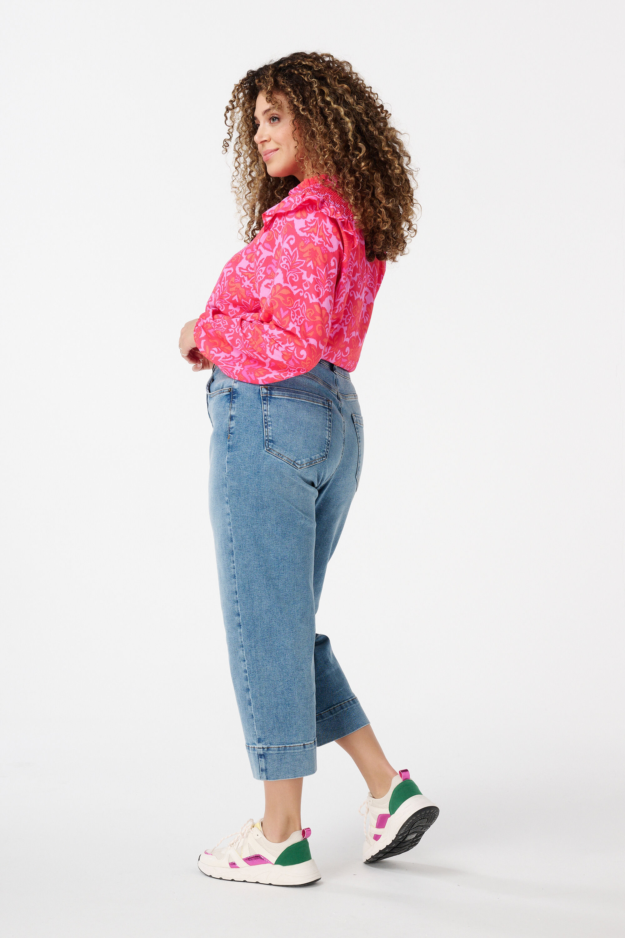 Straight leg jeans met stiksel detail image number 3