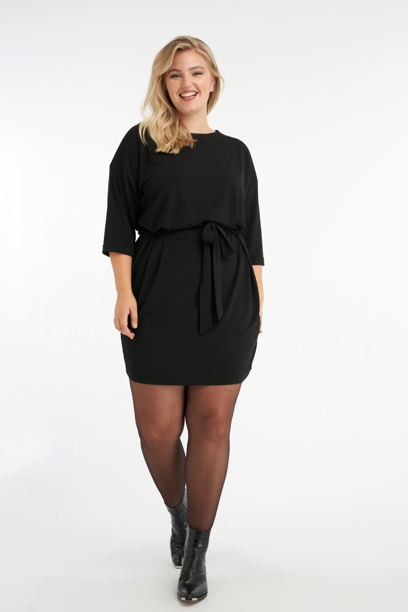 Jersey jurk met strik ceintuur image number 5