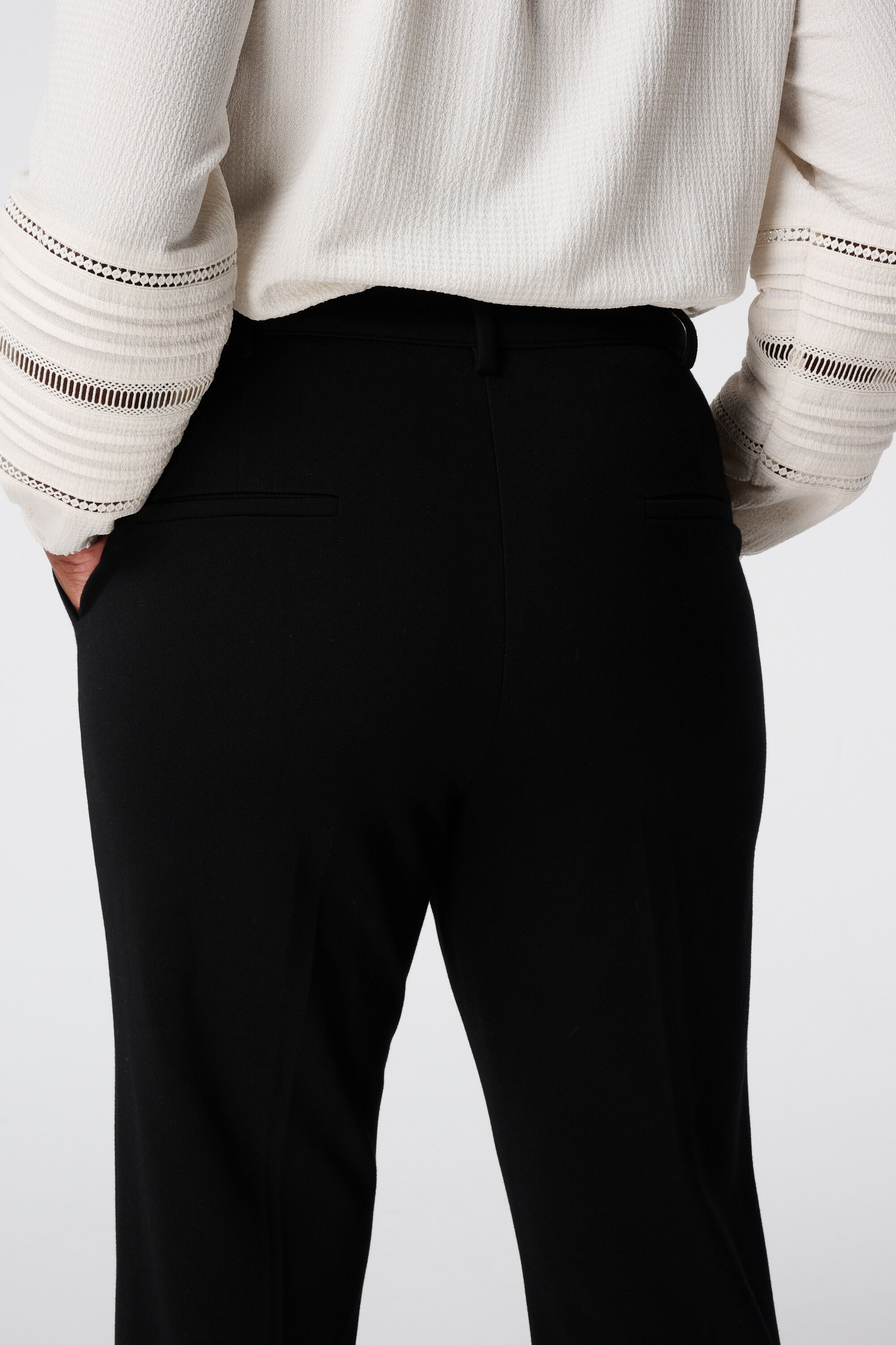 Pantalon met split image number 4